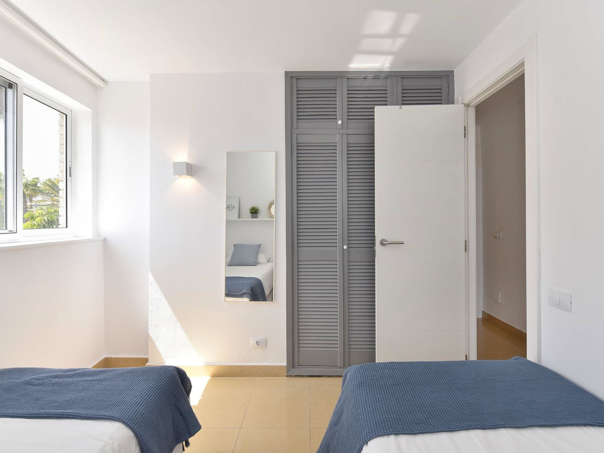 Photo of Charca CM18