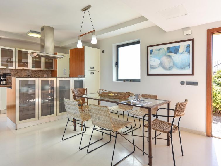 Search and Stay destination San Bartolomé de Tirajana, CN - Spain from AU$ 462. Lagos 39