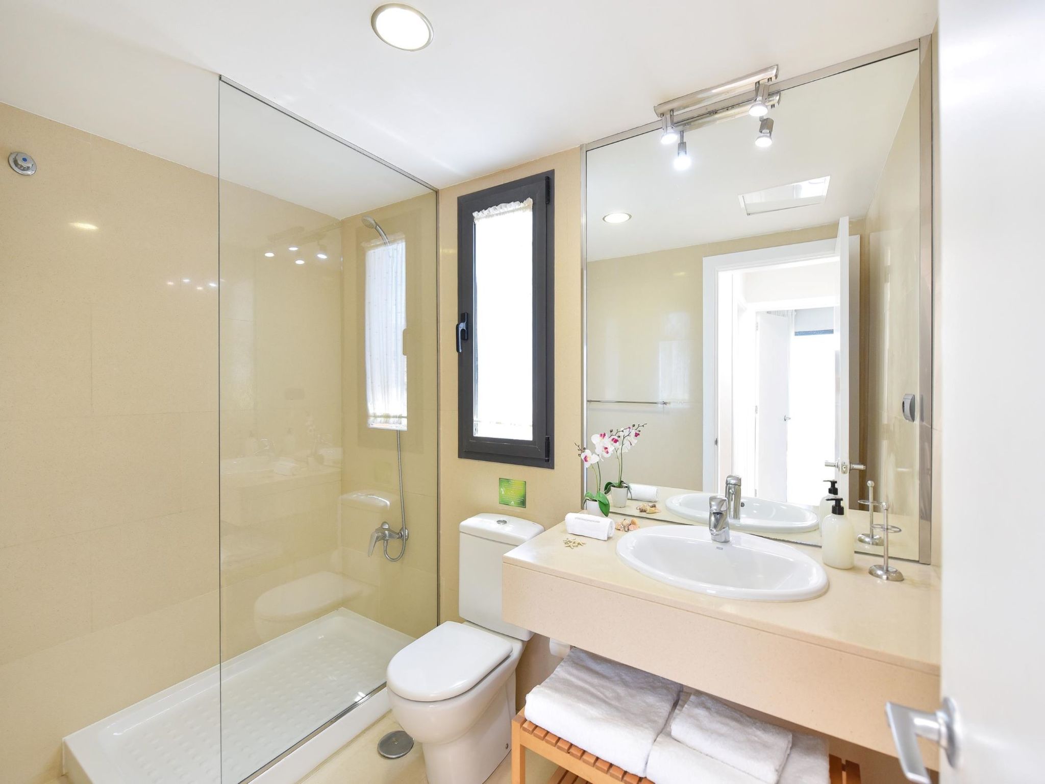 Photo of Los Lagos 36