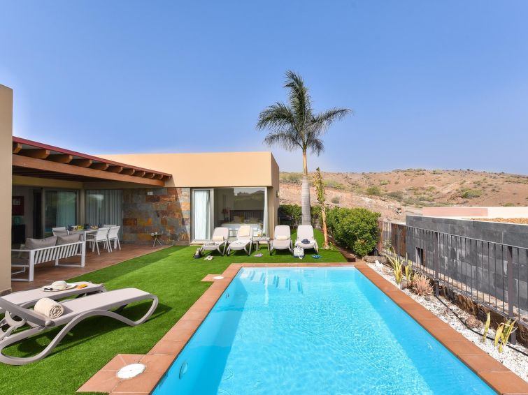 Photo of Par 4 Villa 9 with Pool Salobre