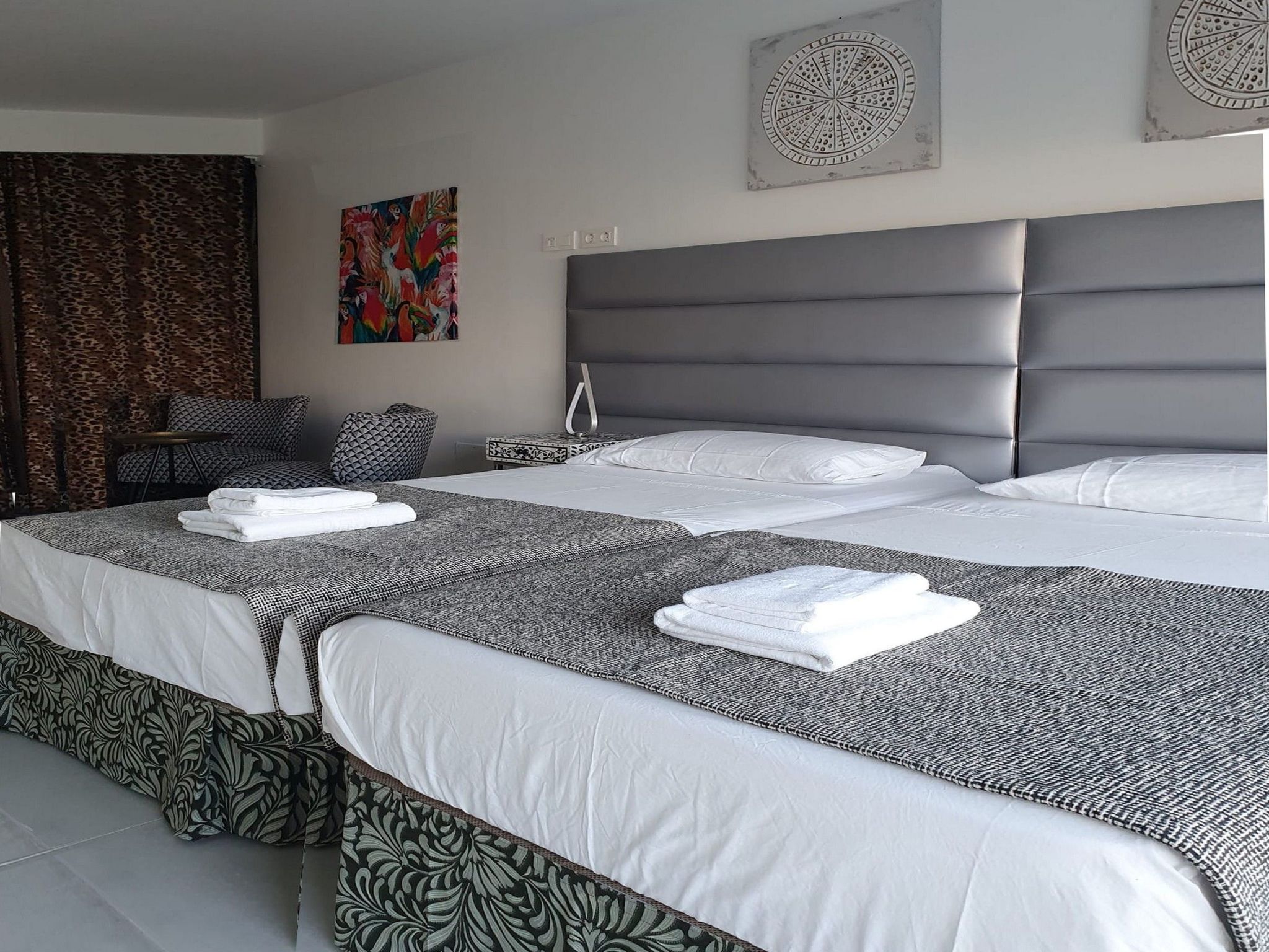 Geräumige Villa, beheizter Pool und atemberaubende Aussicht-Image-tags.info