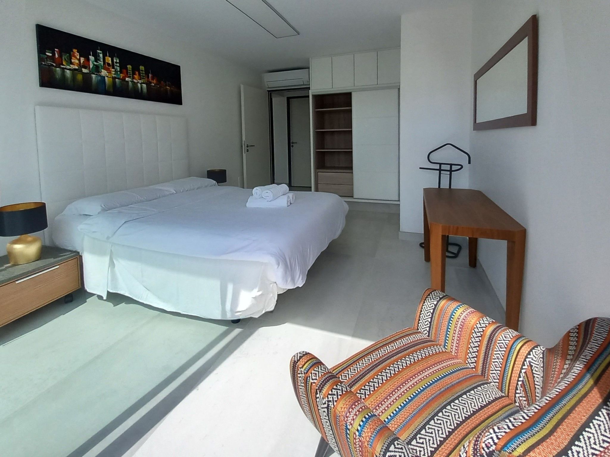 Geräumige Villa, beheizter Pool und atemberaubende Aussicht-Image-tags.info