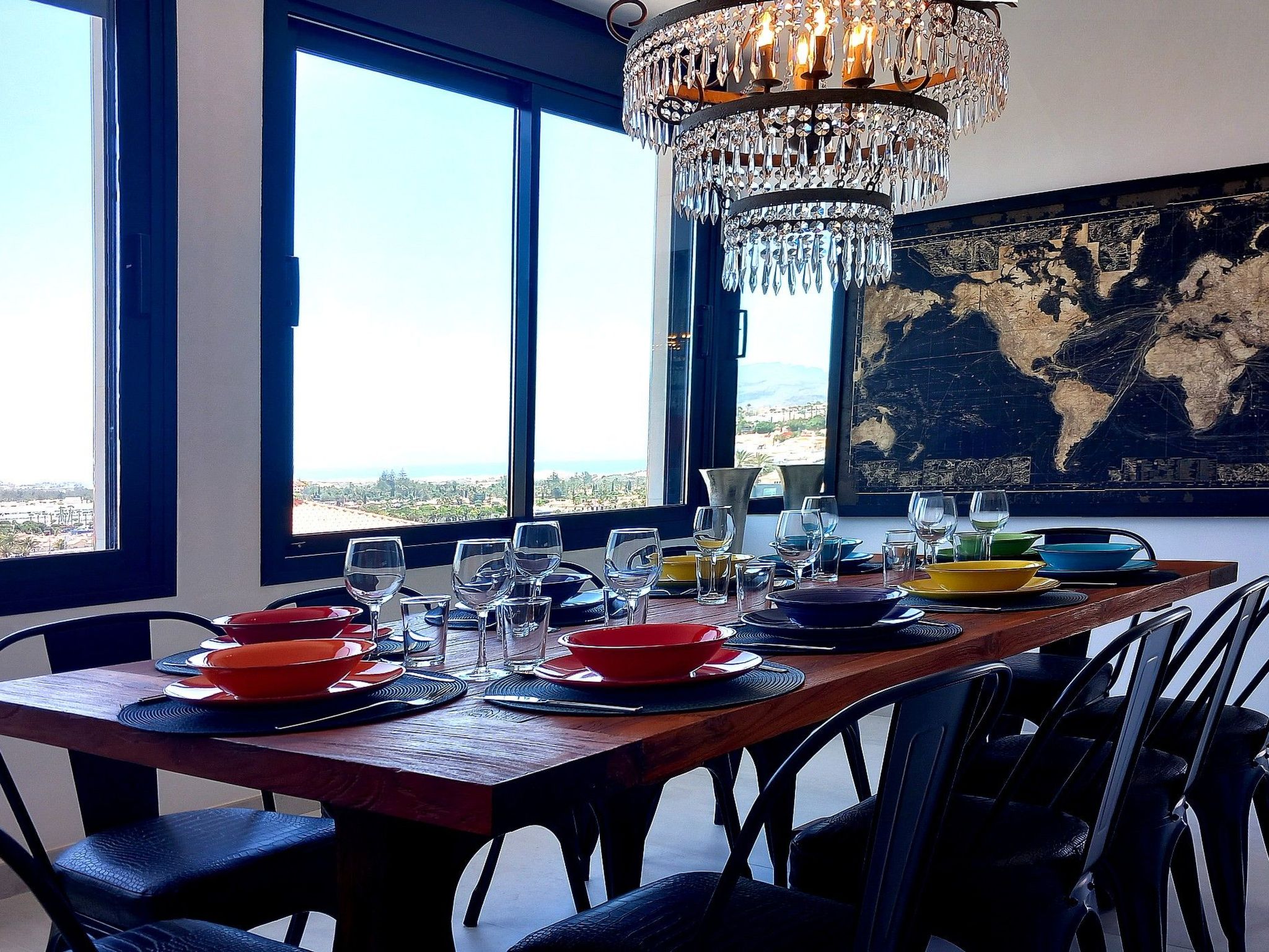 Geräumige Villa, beheizter Pool und atemberaubende Aussicht-Image-tags.info