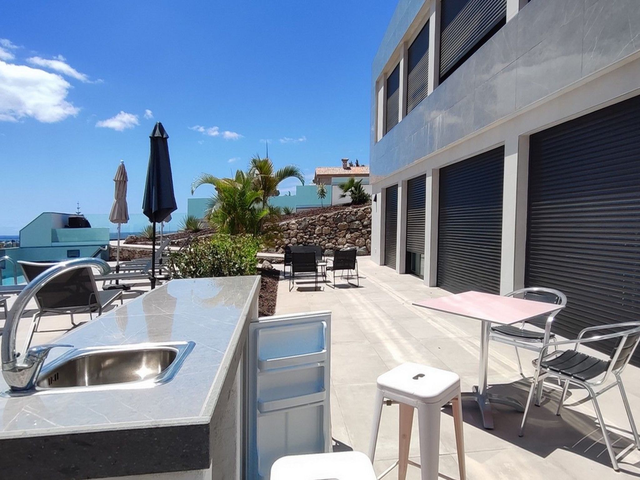 Geräumige Villa, beheizter Pool und atemberaubende Aussicht-Image-tags.info