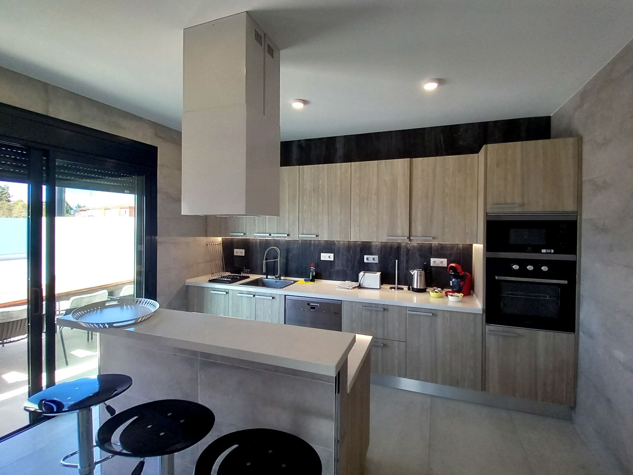 Geräumige Villa, beheizter Pool und atemberaubende Aussicht-Image-tags.info