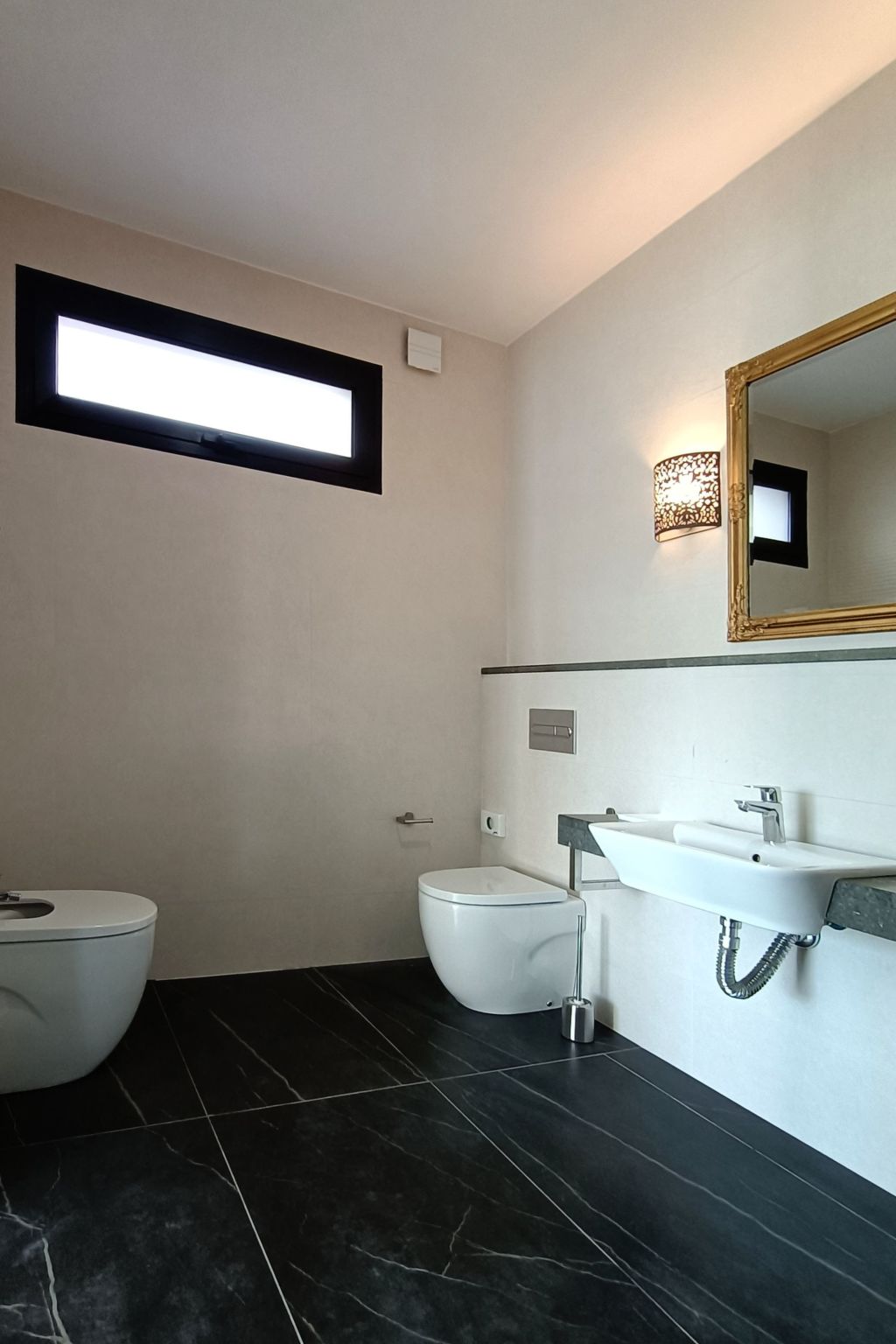 Atemberaubende Villa mit passender Aussicht-Image-tags.info