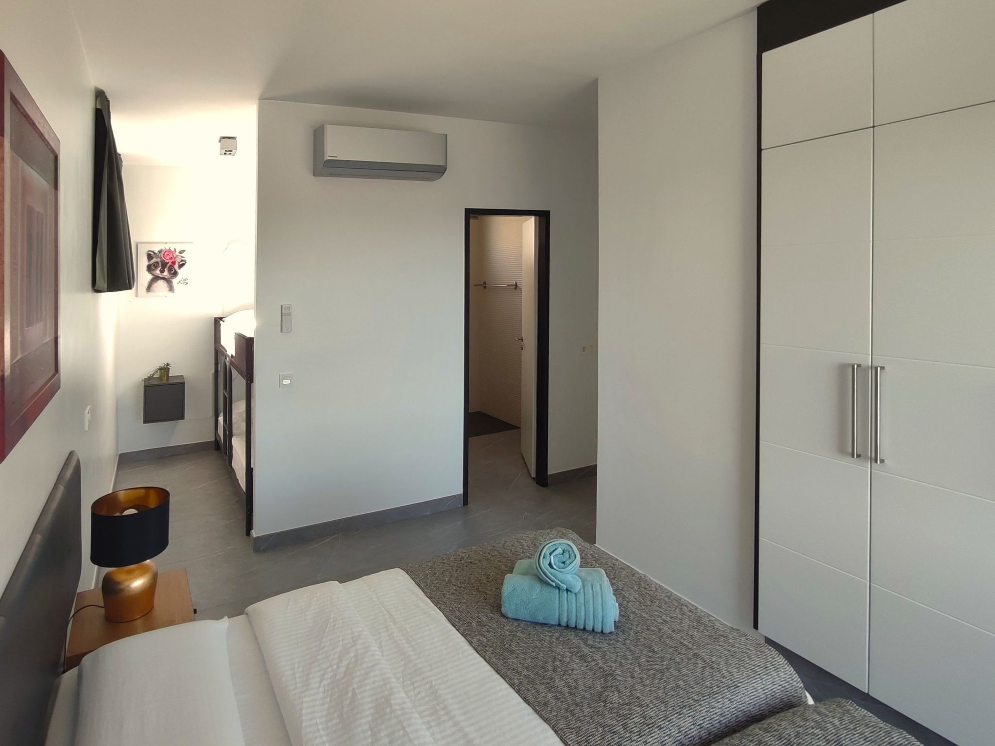 Atemberaubende Villa mit passender Aussicht-Image-tags.info