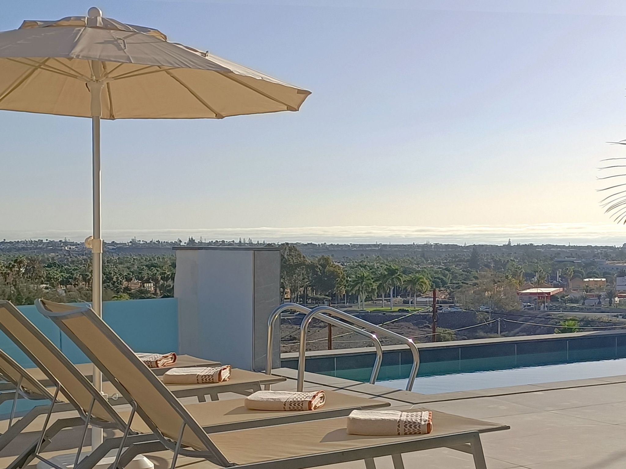 Atemberaubende Villa mit passender Aussicht-Image-tags.info