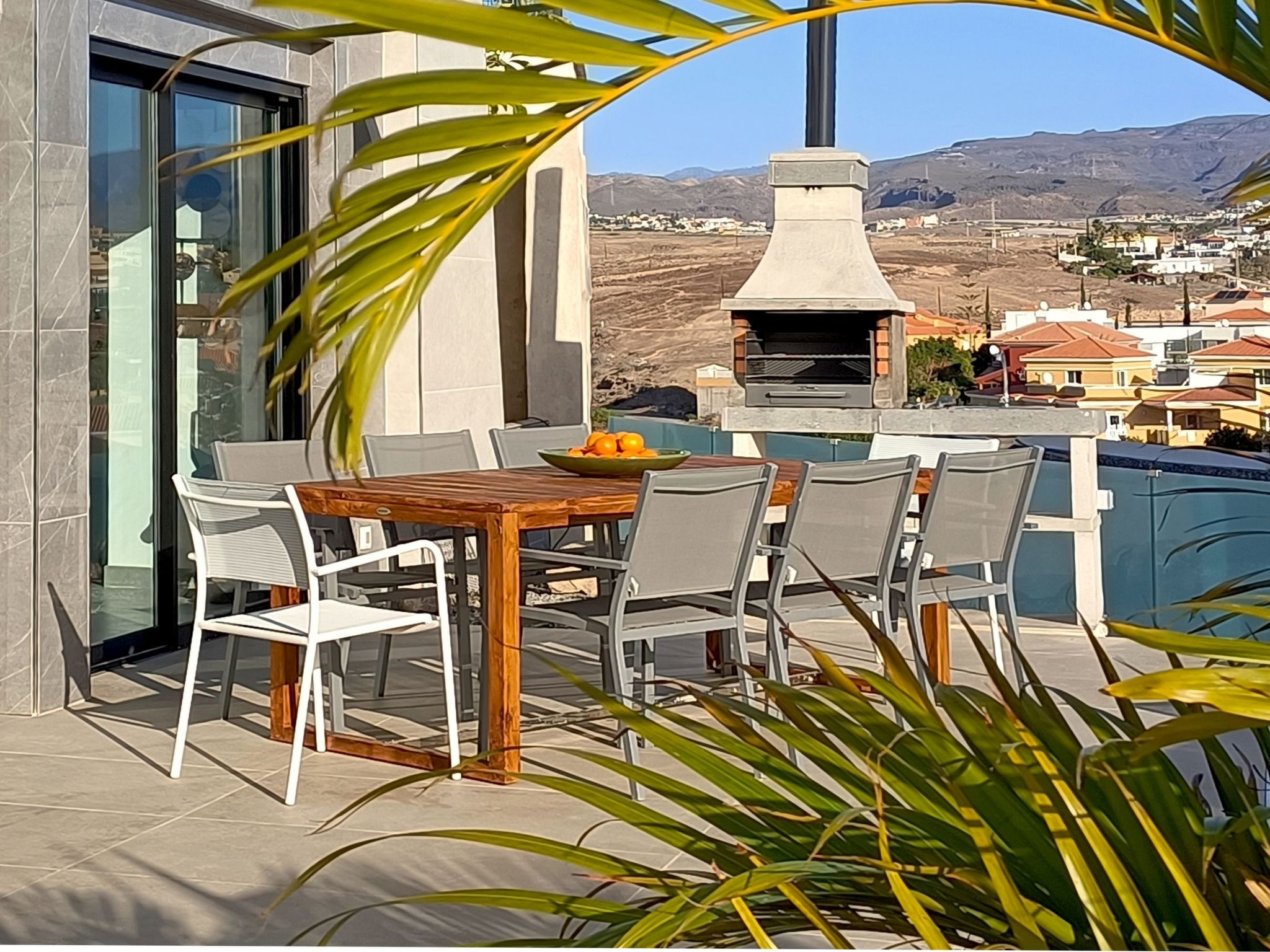 Atemberaubende Villa mit passender Aussicht-Image-tags.info