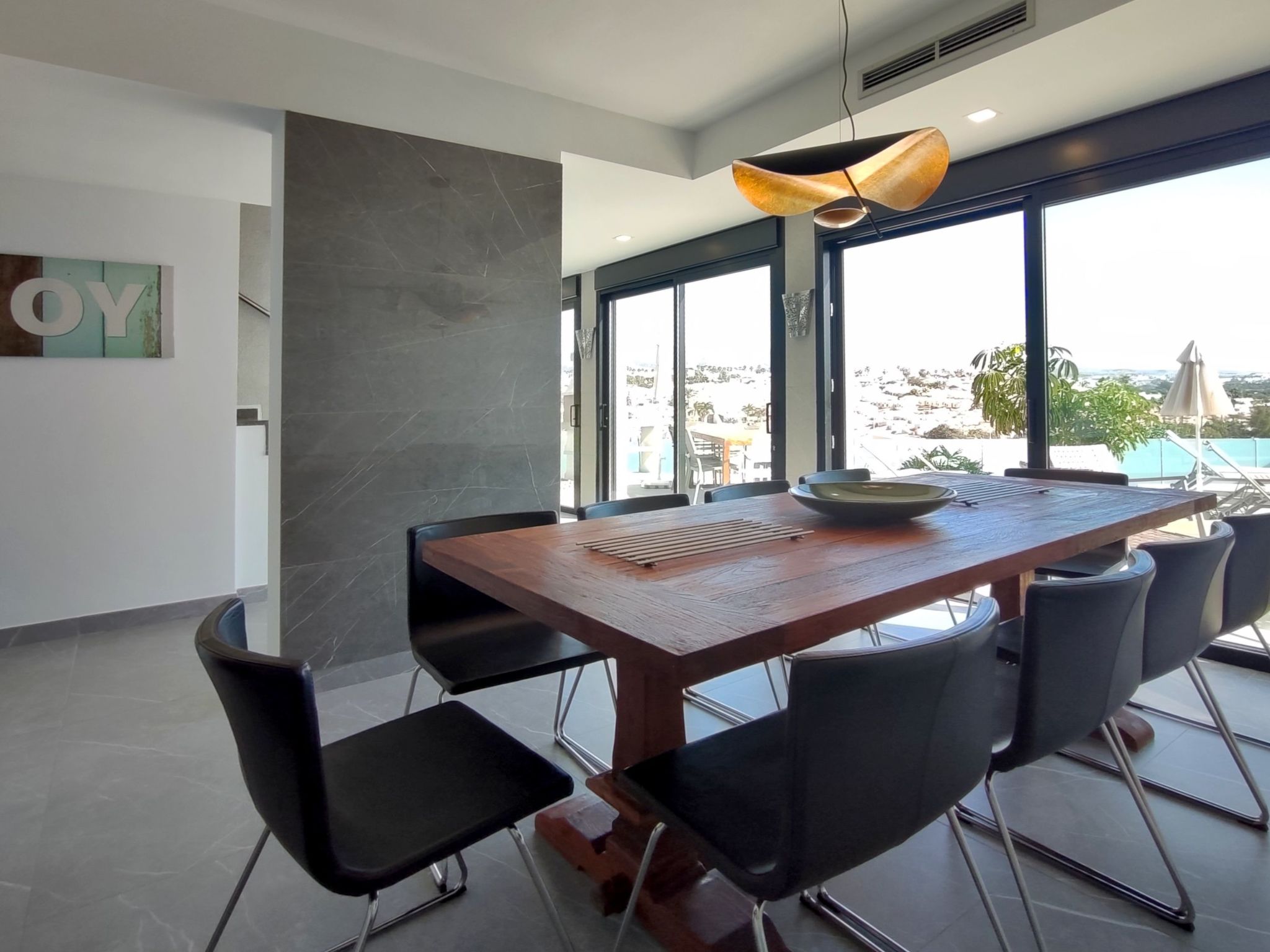 Atemberaubende Villa mit passender Aussicht-Image-tags.info