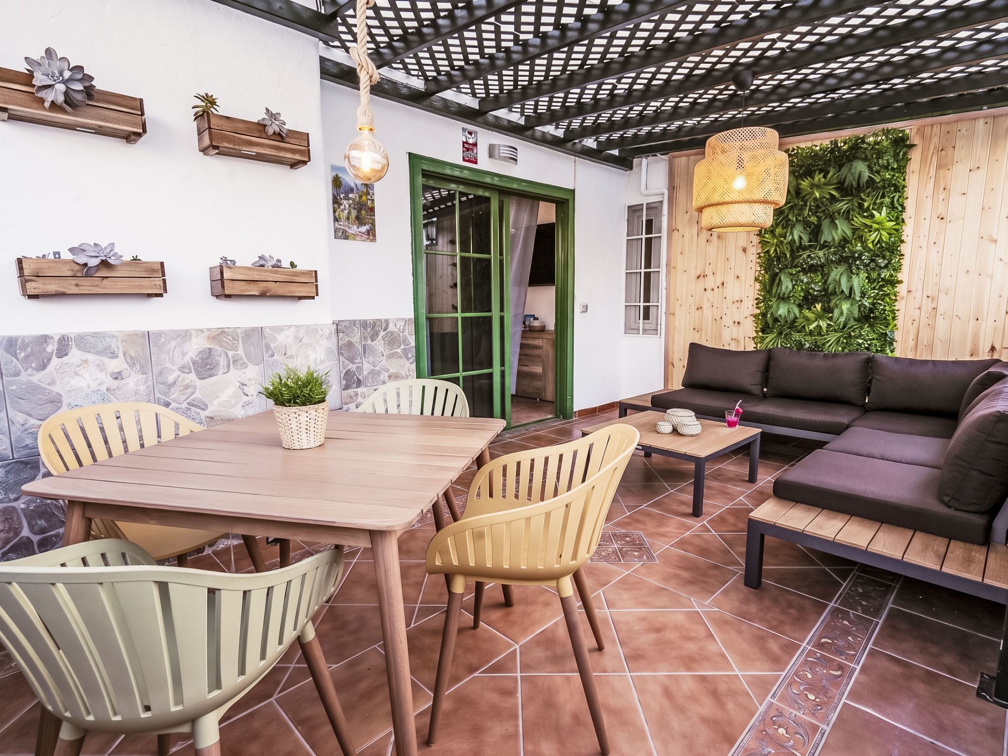 Ferienbungalow mit Grill, Garten und Terrasse - Outside