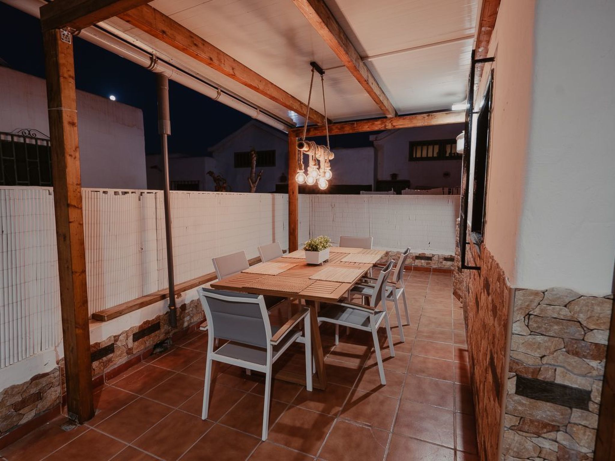 Ferienbungalow mit Grill, Garten und Terrasse-Inside