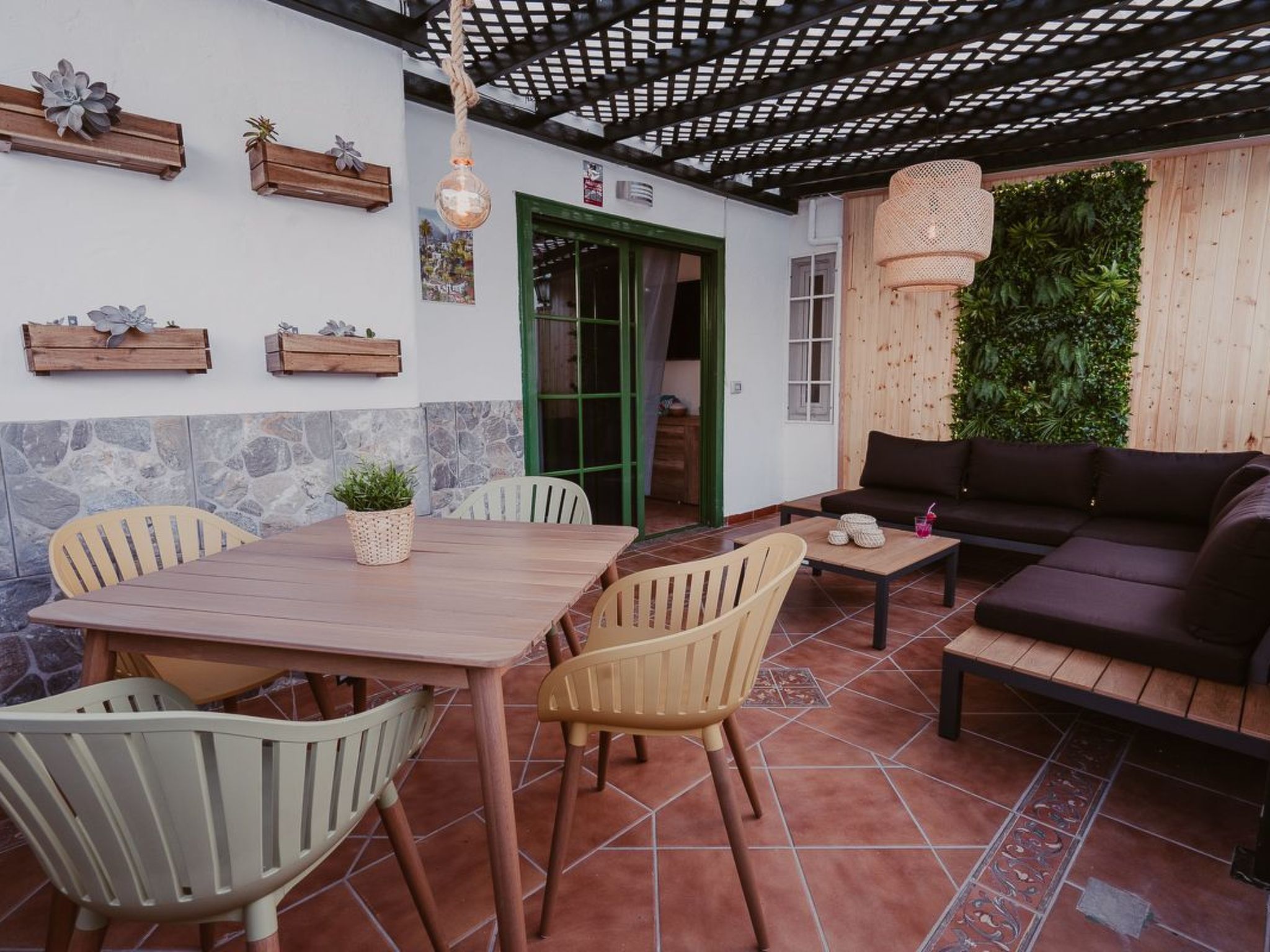 Ferienbungalow mit Grill, Garten und Terrasse-Inside