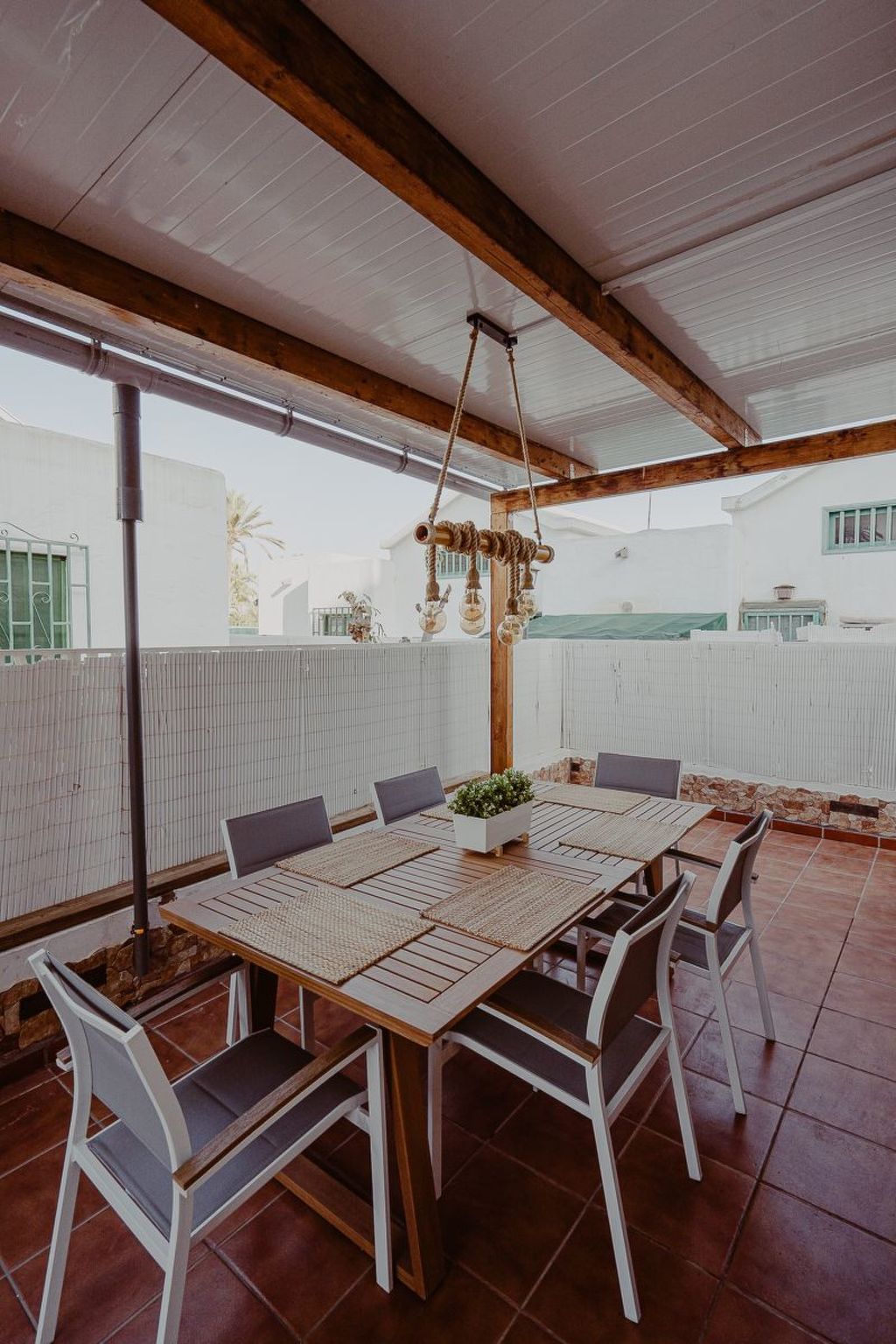 Ferienbungalow mit Grill, Garten und Terrasse-Inside