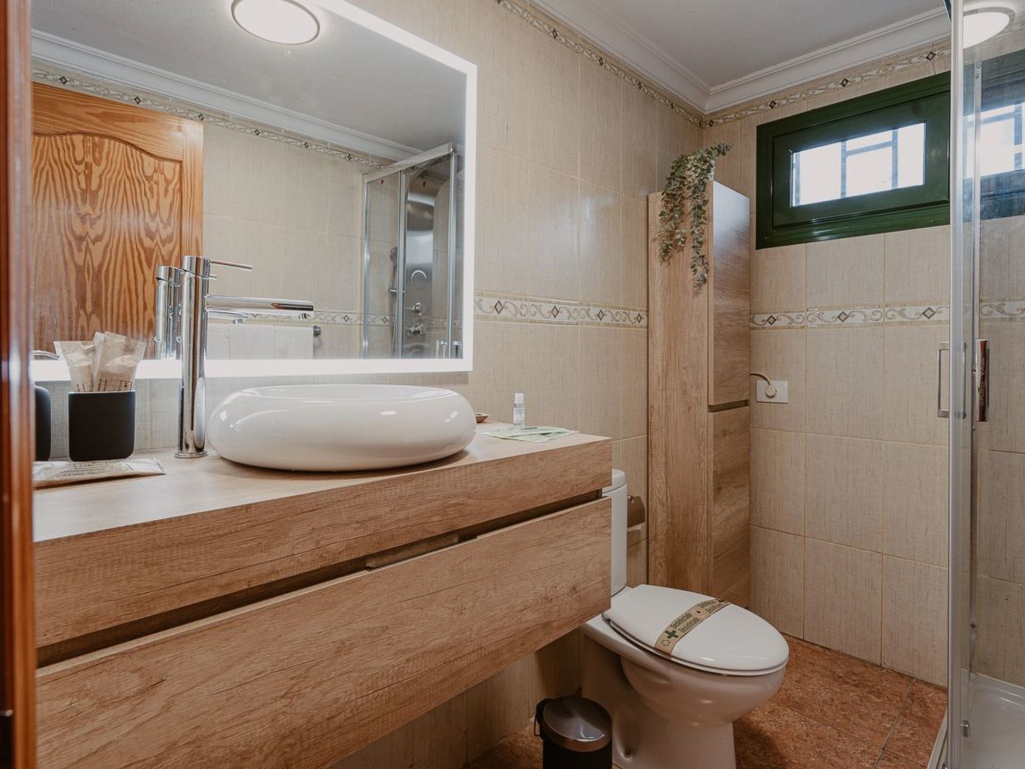 Ferienbungalow mit Grill, Garten und Terrasse-Inside