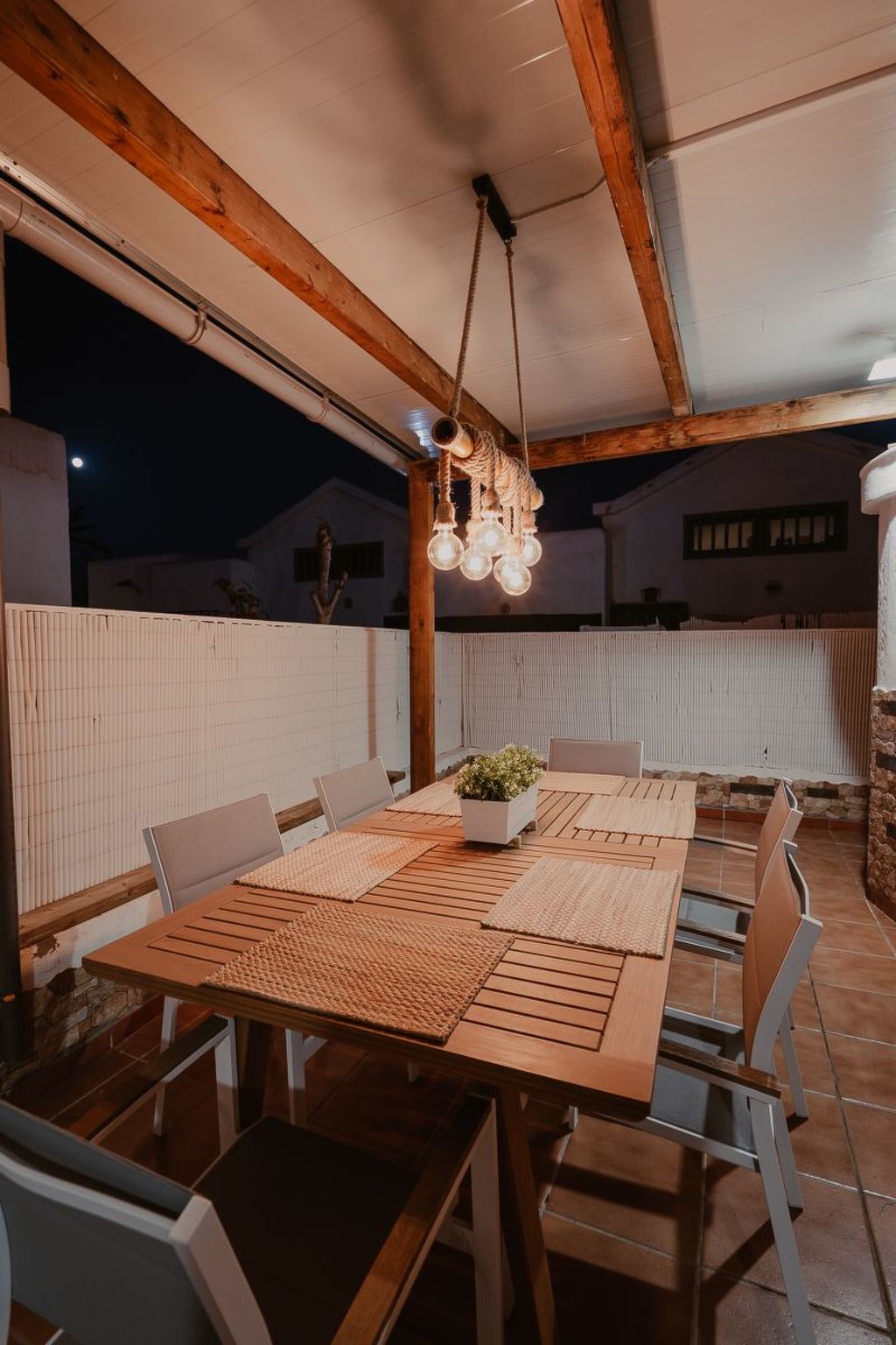 Ferienbungalow mit Grill, Garten und Terrasse-Inside