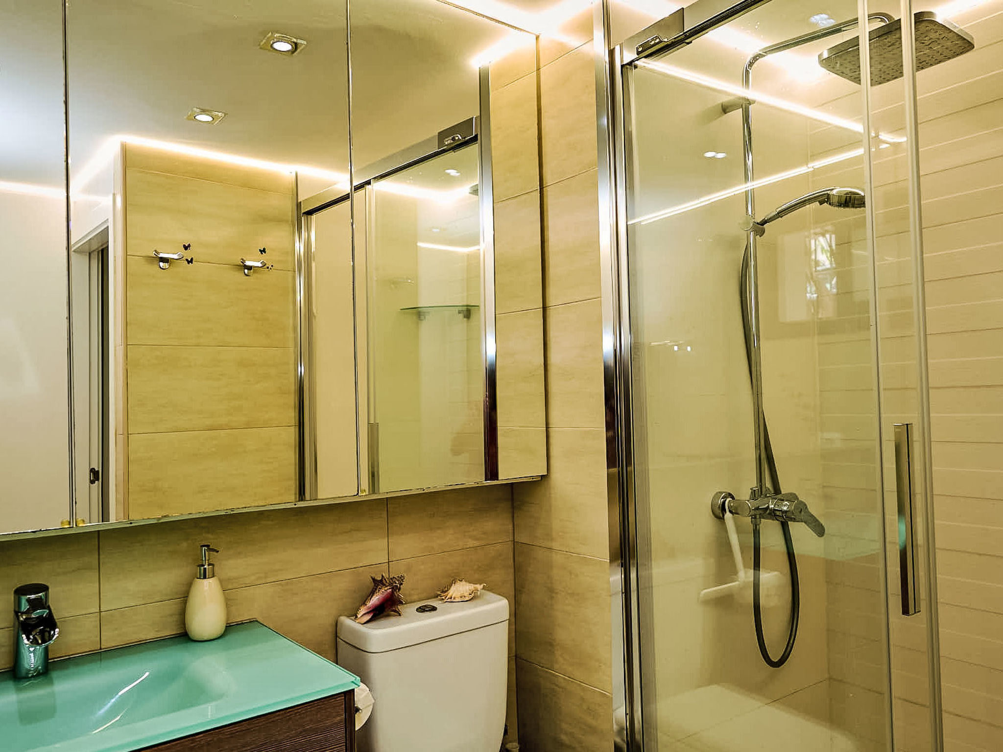 Photo of Wohnung mit Blick auf das Wasser