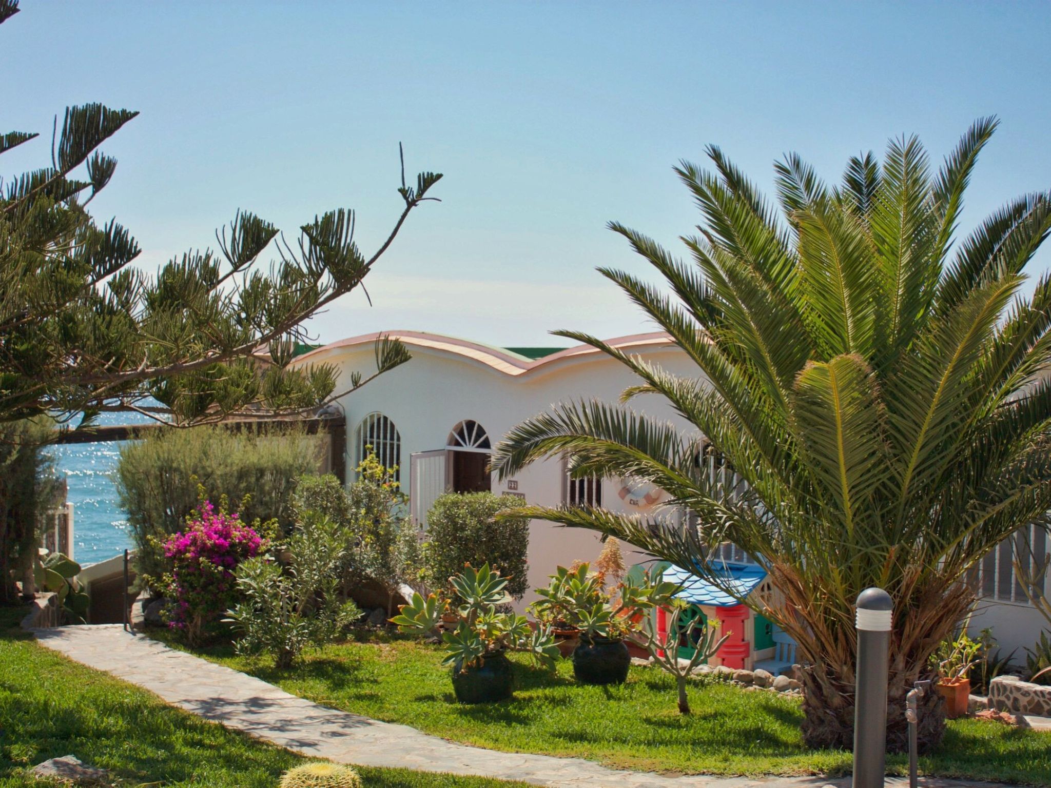 Bungalow auf einem Felsen direkt am Meer-Binnen