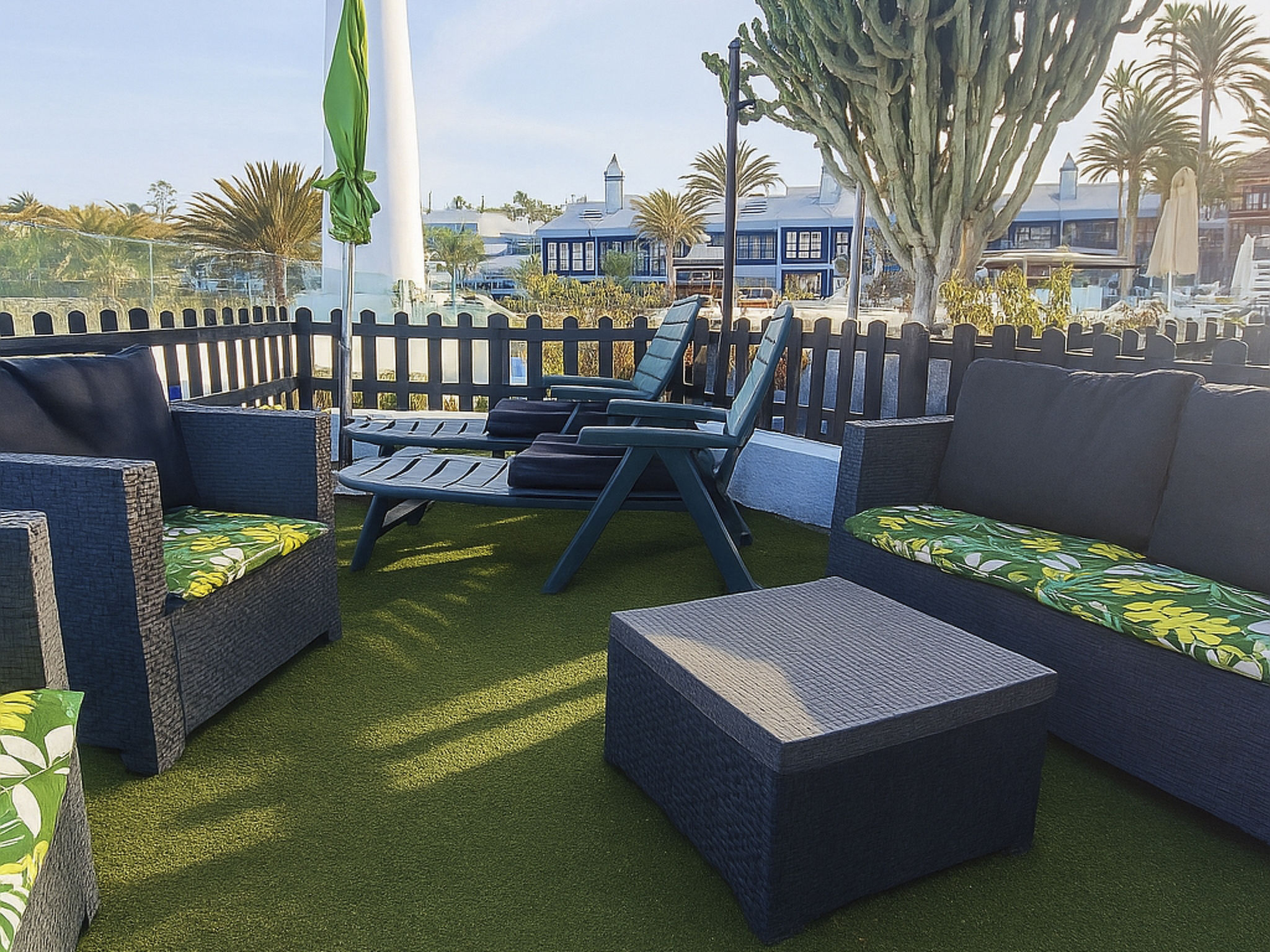 Drean on the Beach, erste Linie am Meer -Garten