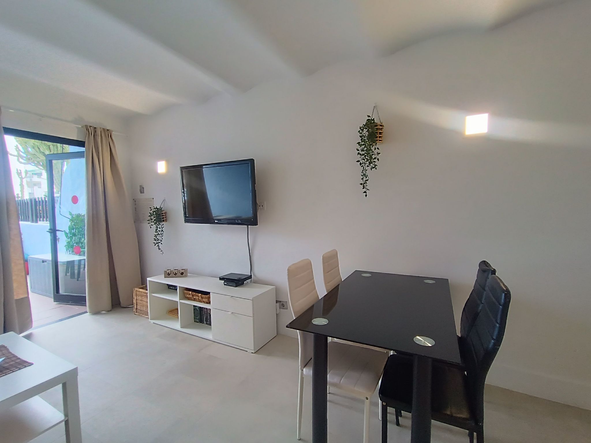 Photo of Drean on the Beach, erste Linie am Meer -Garten