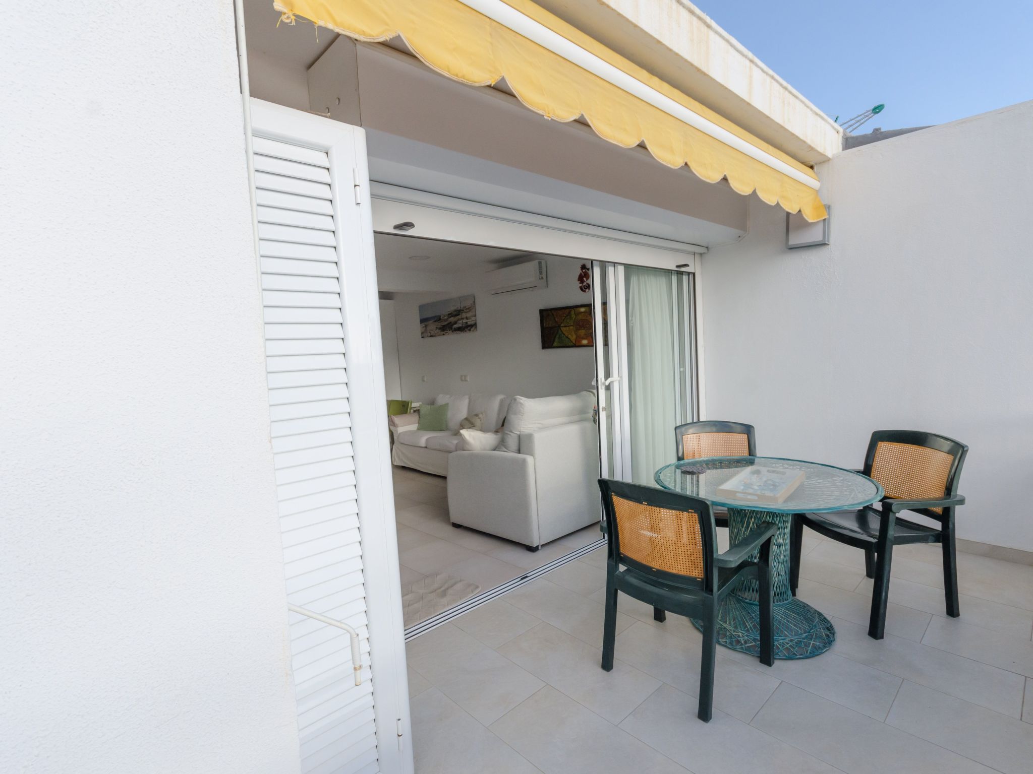 Photo of Terrassenwohnung mit zwei Schlafzimmern am Strand