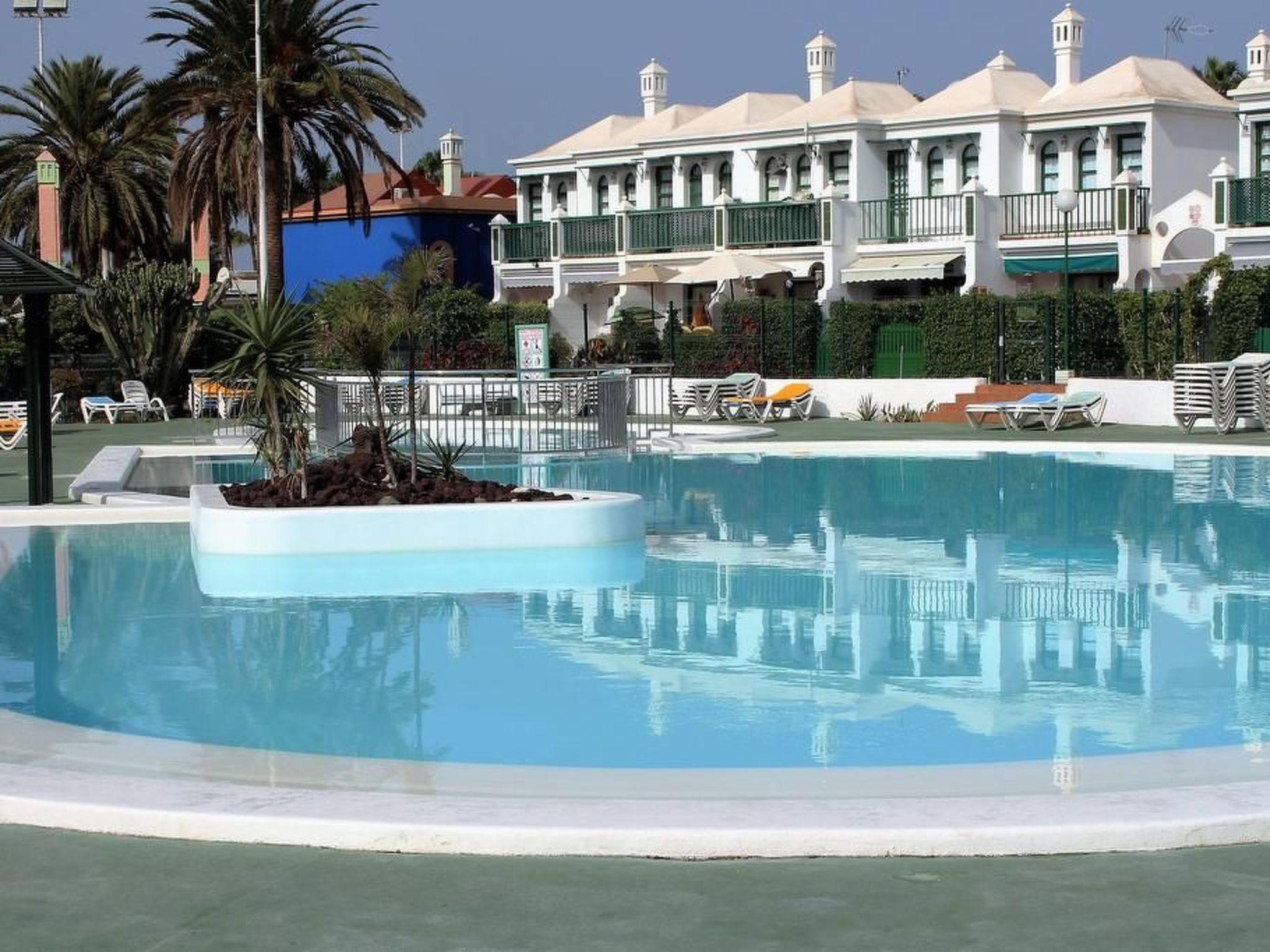 Photo of Bungalow Dunaflor mit Terrasse