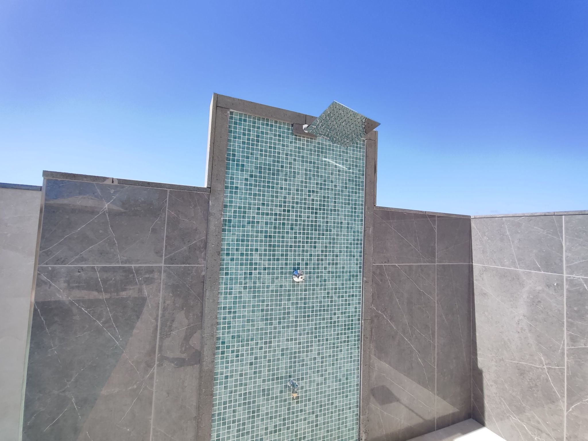 Luxuriöse Villa mit privatem Pool und Bergblick