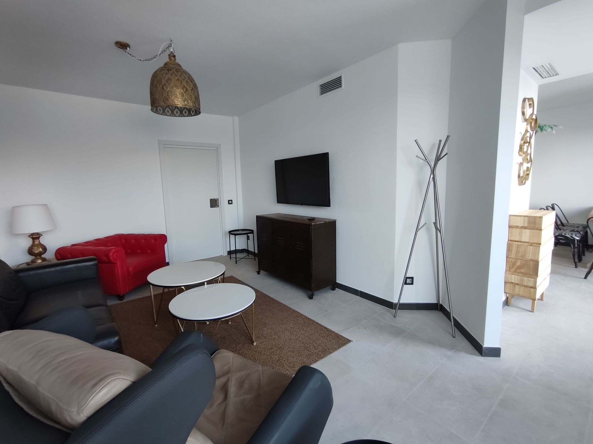 Luxuriöse Villa mit privatem Pool und Bergblick-Image-tags.info