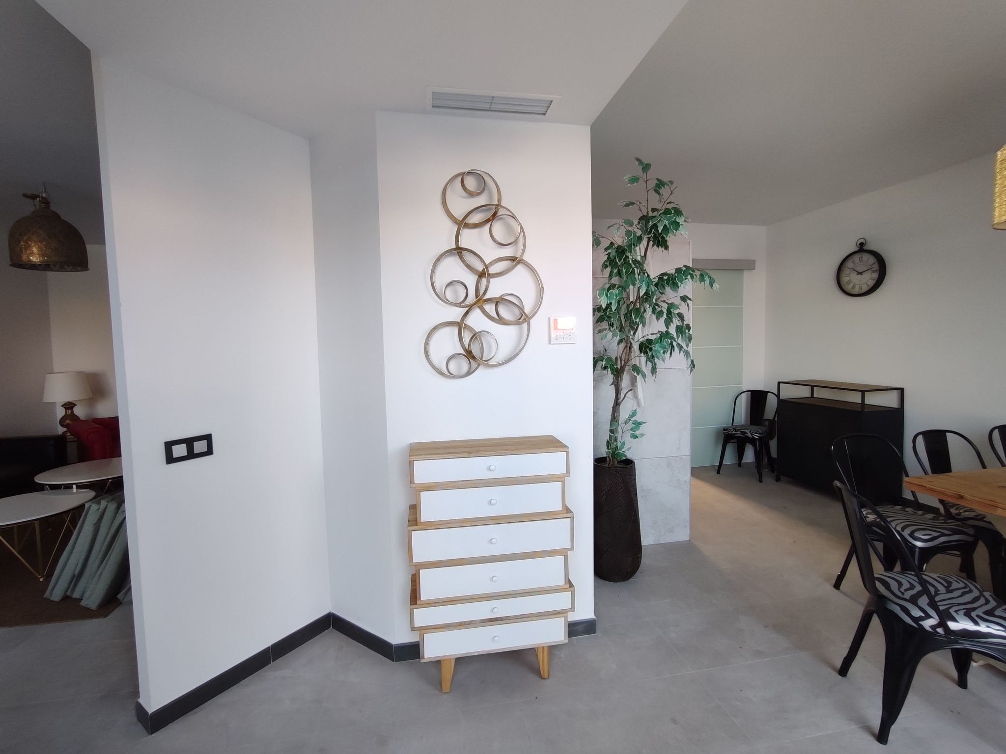 Luxuriöse Villa mit privatem Pool und Bergblick-Image-tags.info