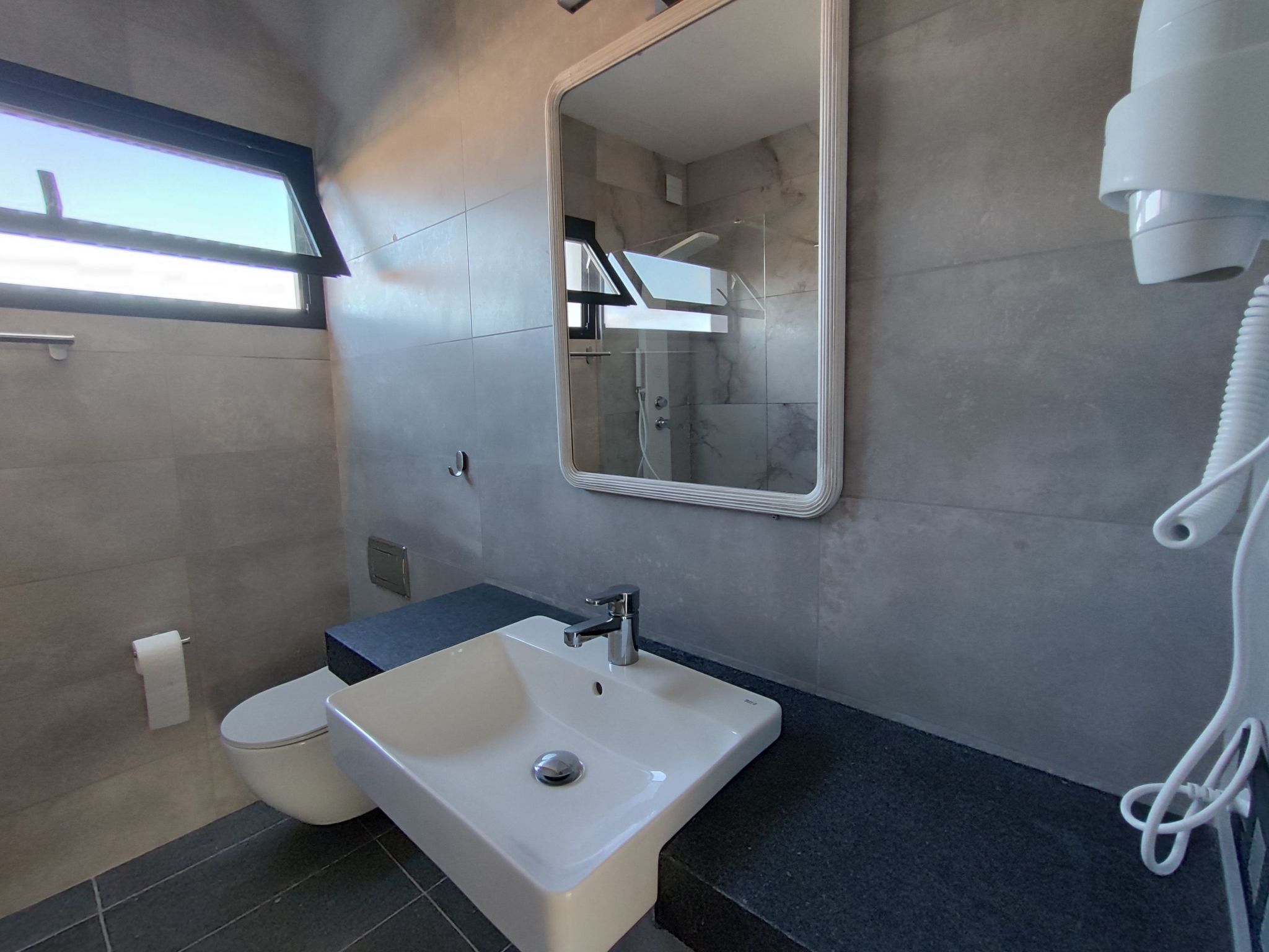 Luxuriöse Villa mit privatem Pool und Bergblick-Image-tags.info