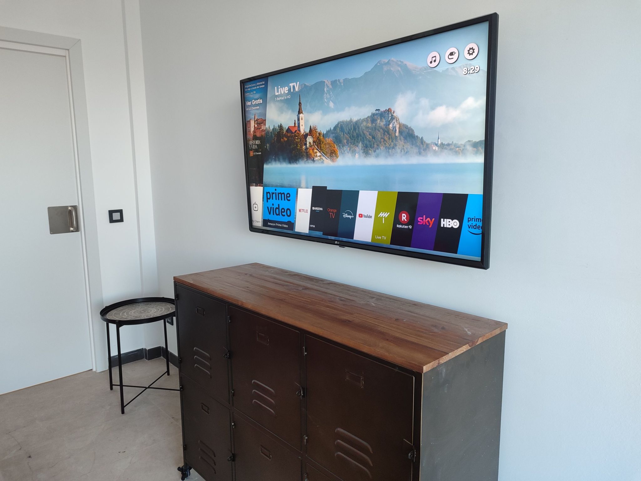 Luxuriöse Villa mit privatem Pool und Bergblick-Image-tags.info