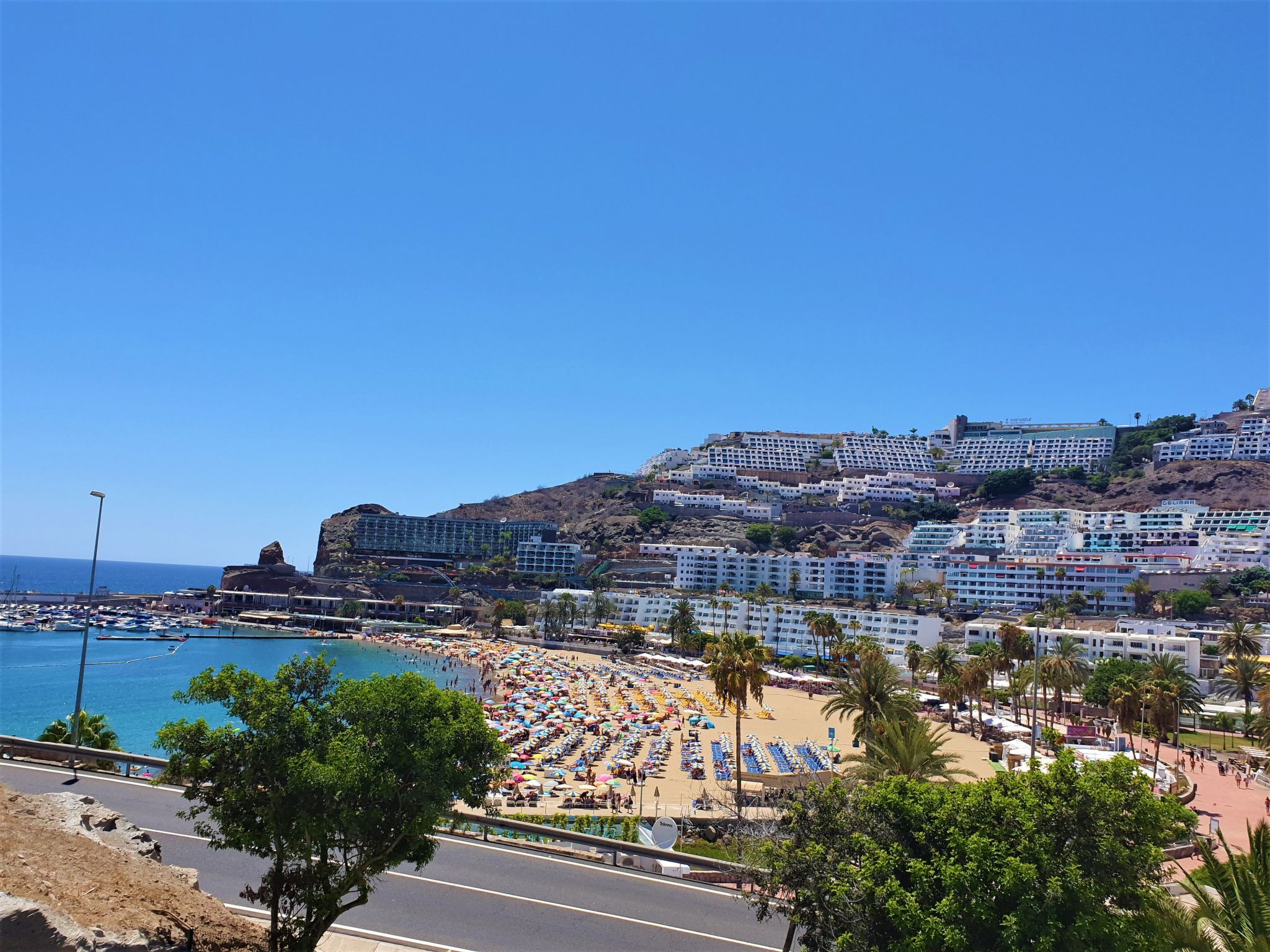 Schöne und romantische Aussichten bei Tag und Nacht