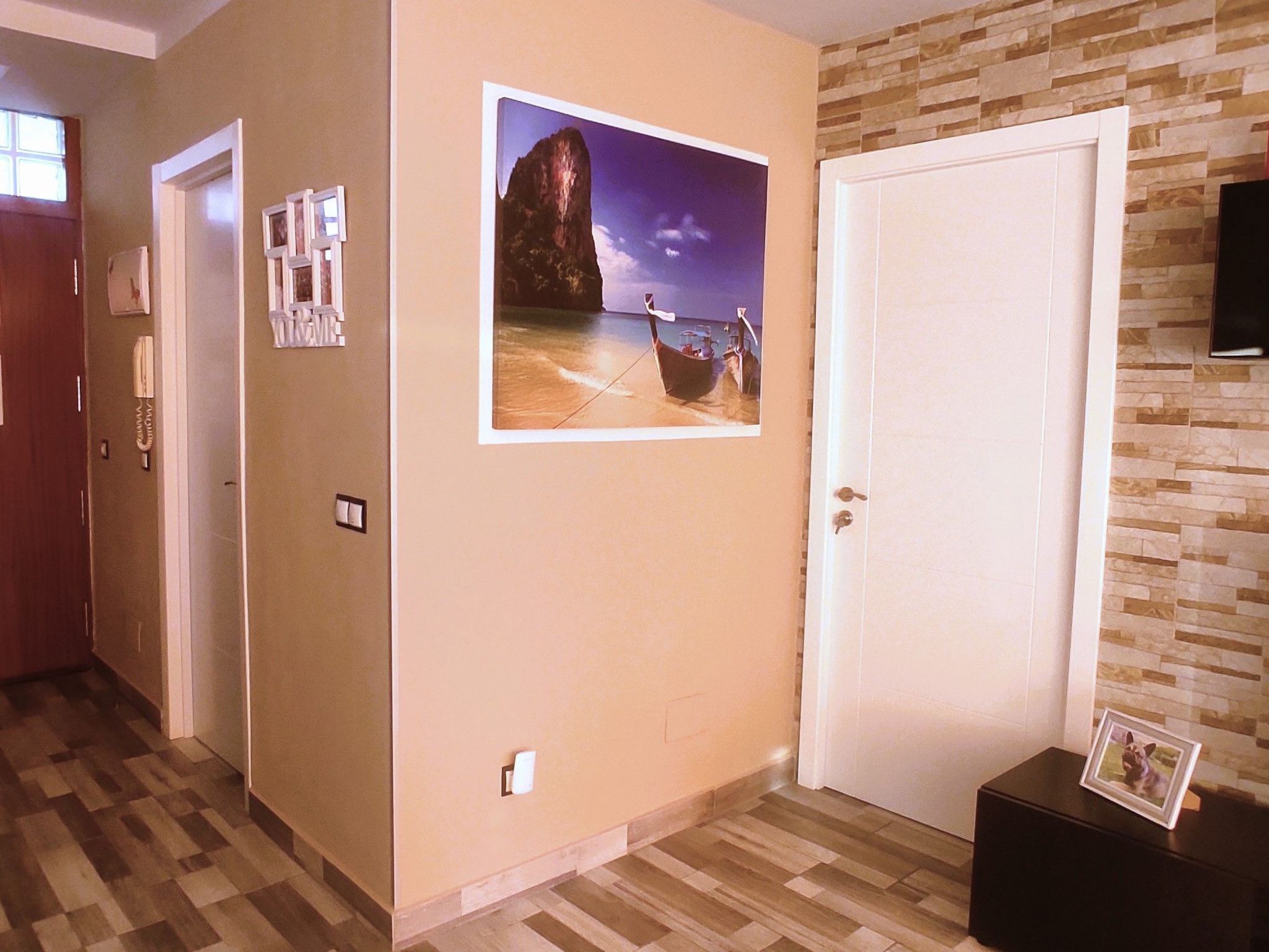 Schöne und romantische Aussichten bei Tag und Nacht-Inside