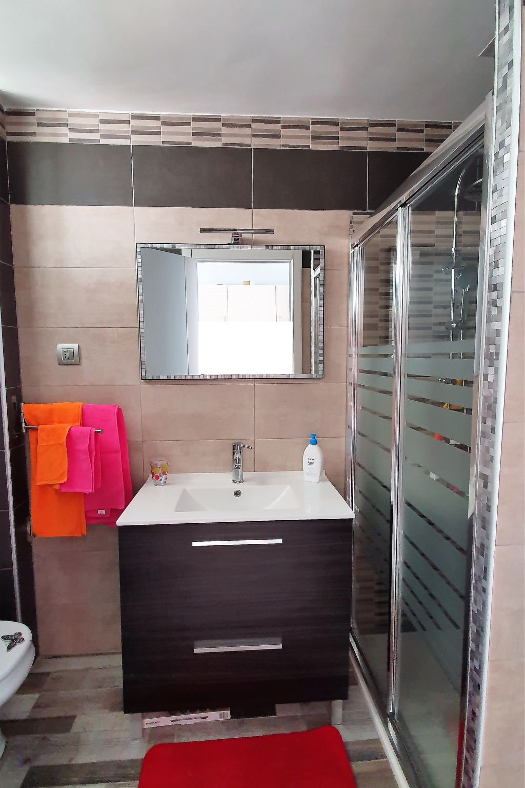 Schöne und romantische Aussichten bei Tag und Nacht-Inside