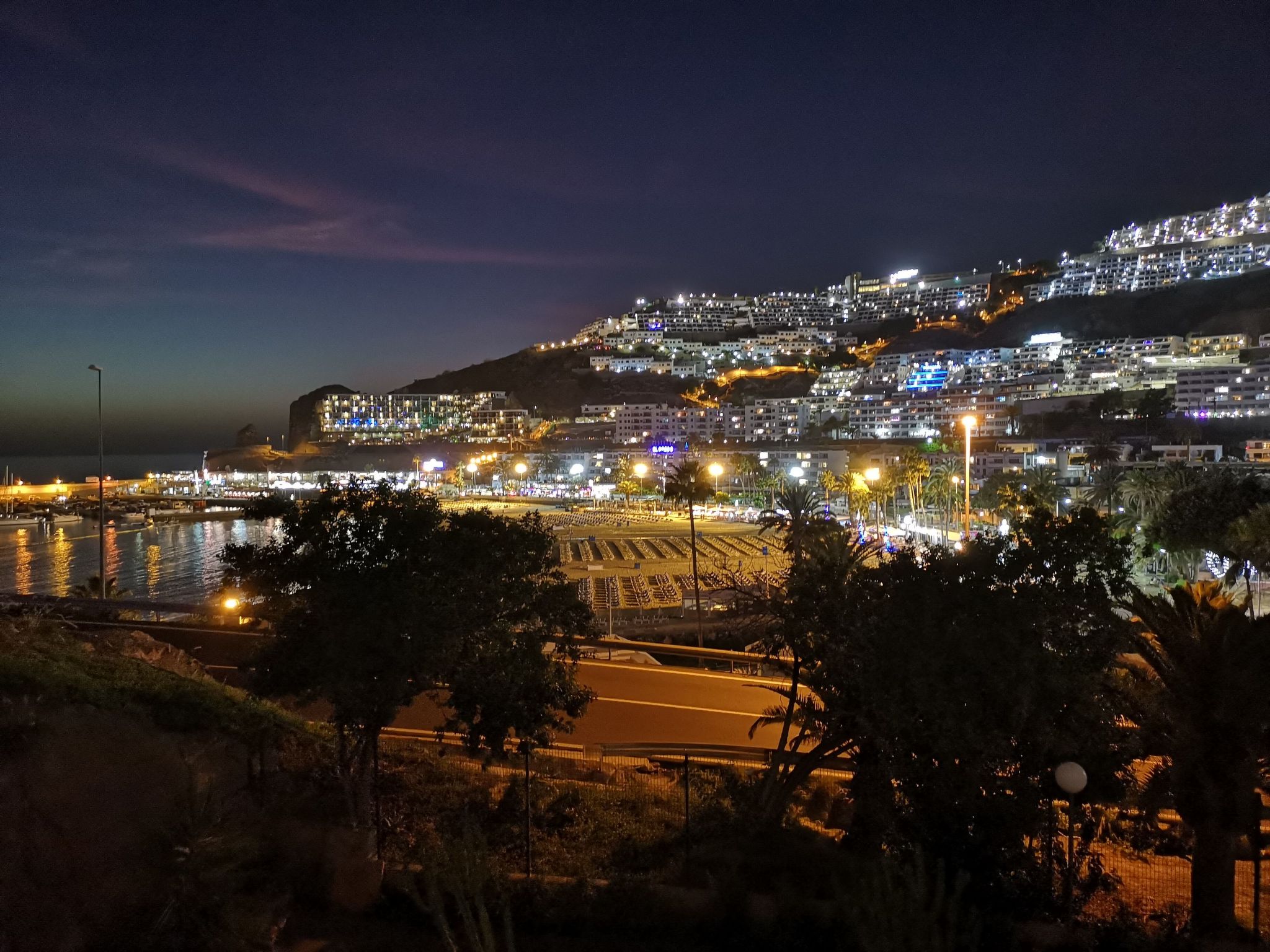 Photo of Schöne und romantische Aussichten bei Tag und Nacht