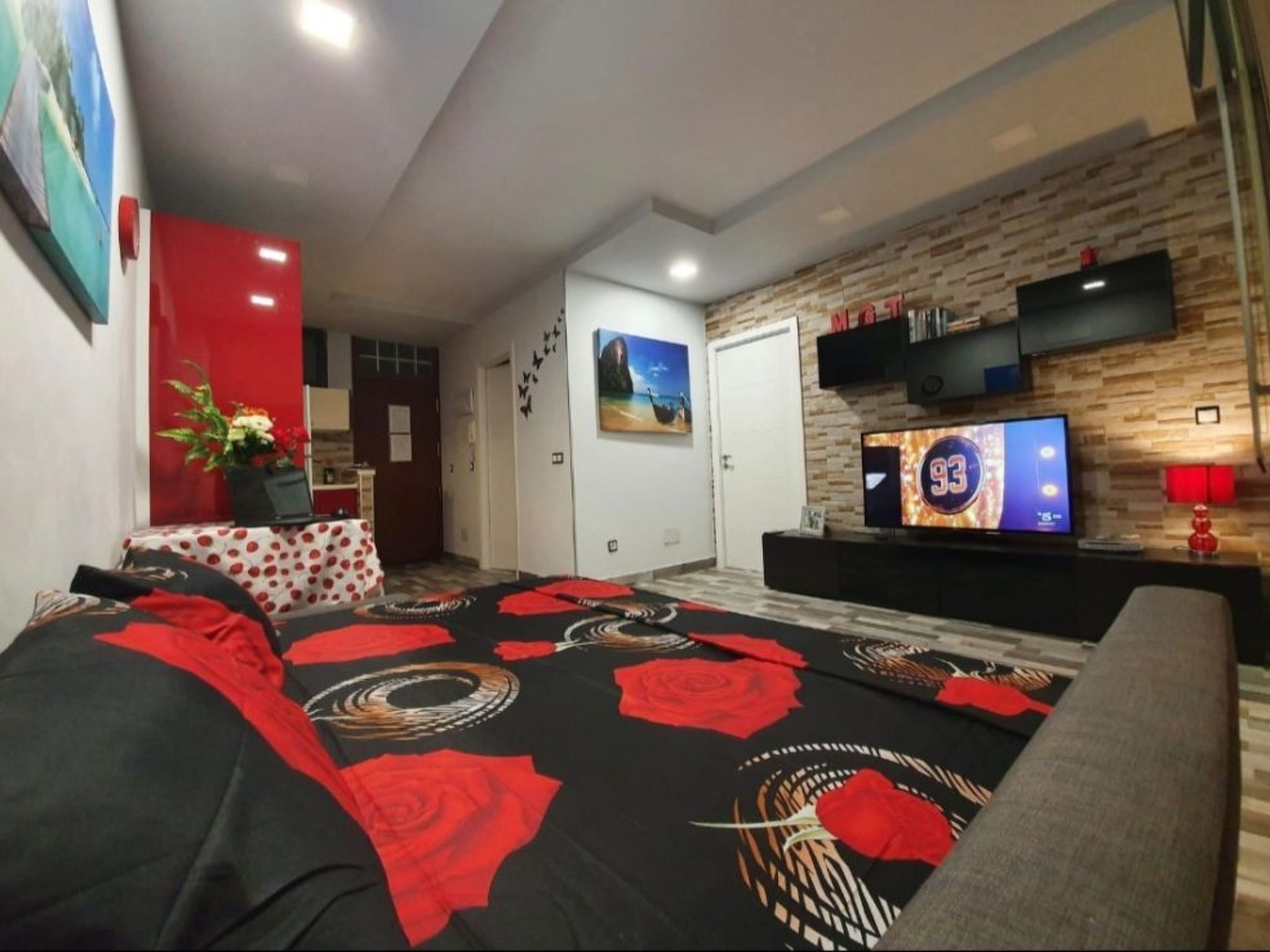 Schöne und romantische Aussichten bei Tag und Nacht