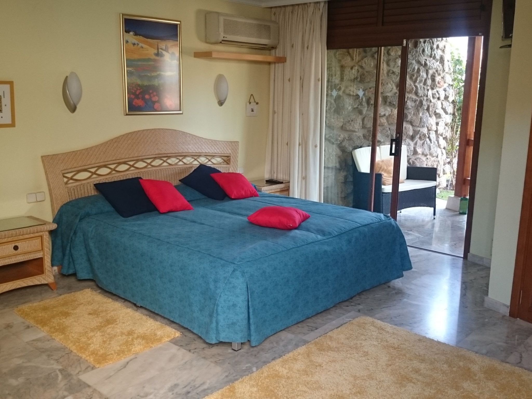 Villa mit Garten, Pool , Grill und Terrasse-Binnen