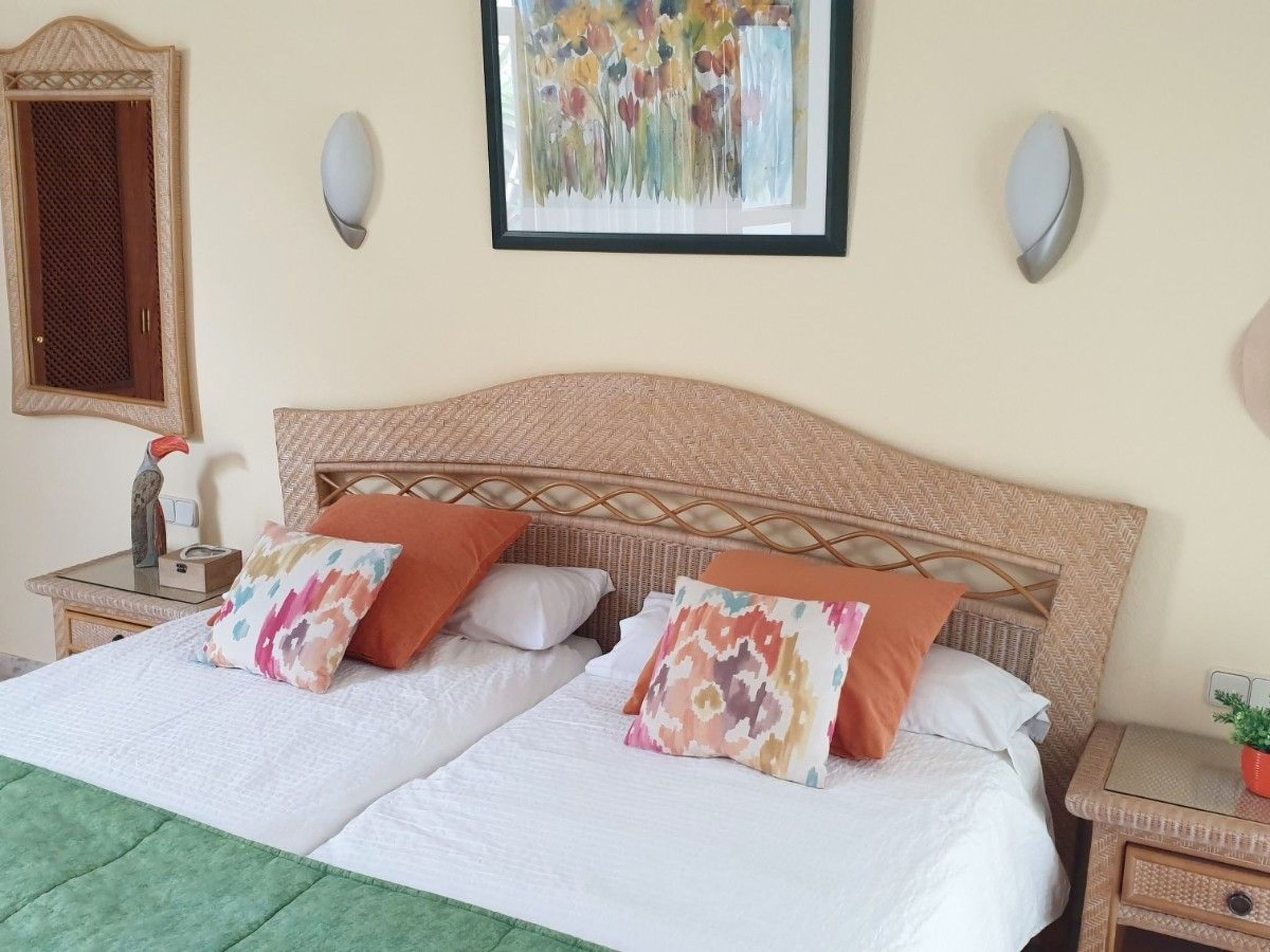 Villa mit Garten, Pool , Grill und Terrasse-Binnen