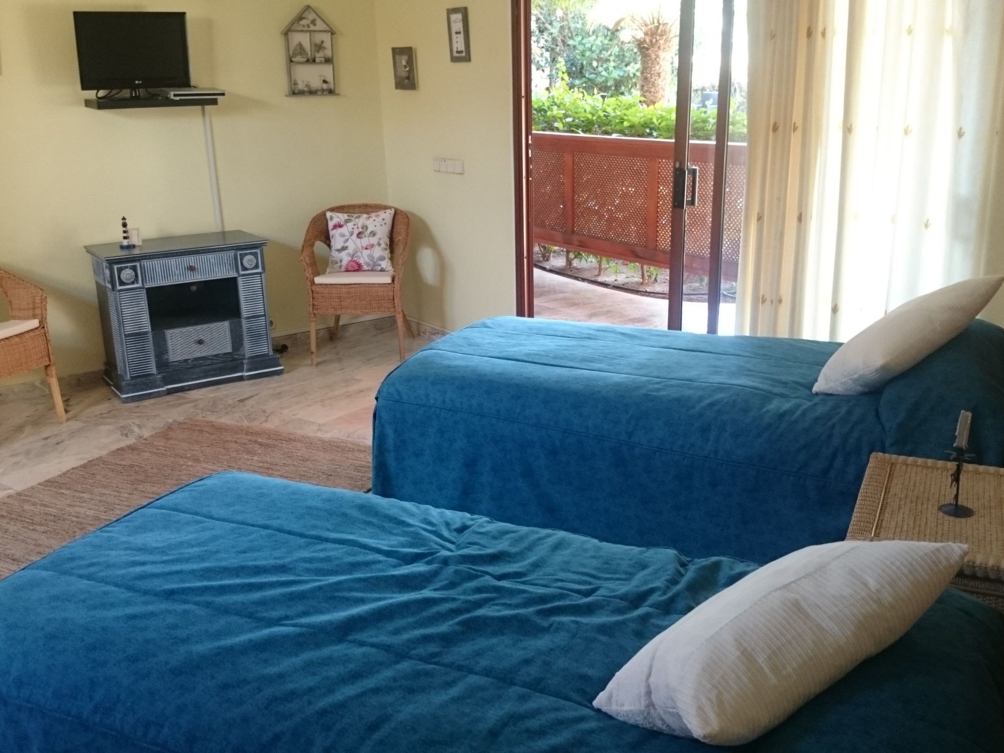 Villa mit Garten, Pool , Grill und Terrasse-Binnen