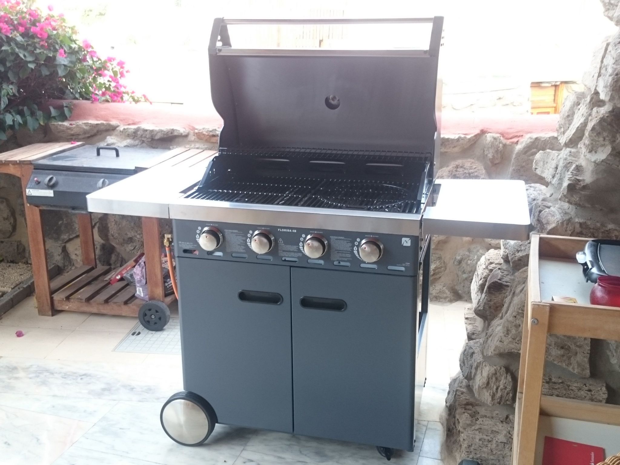 Villa mit Garten, Pool , Grill und Terrasse