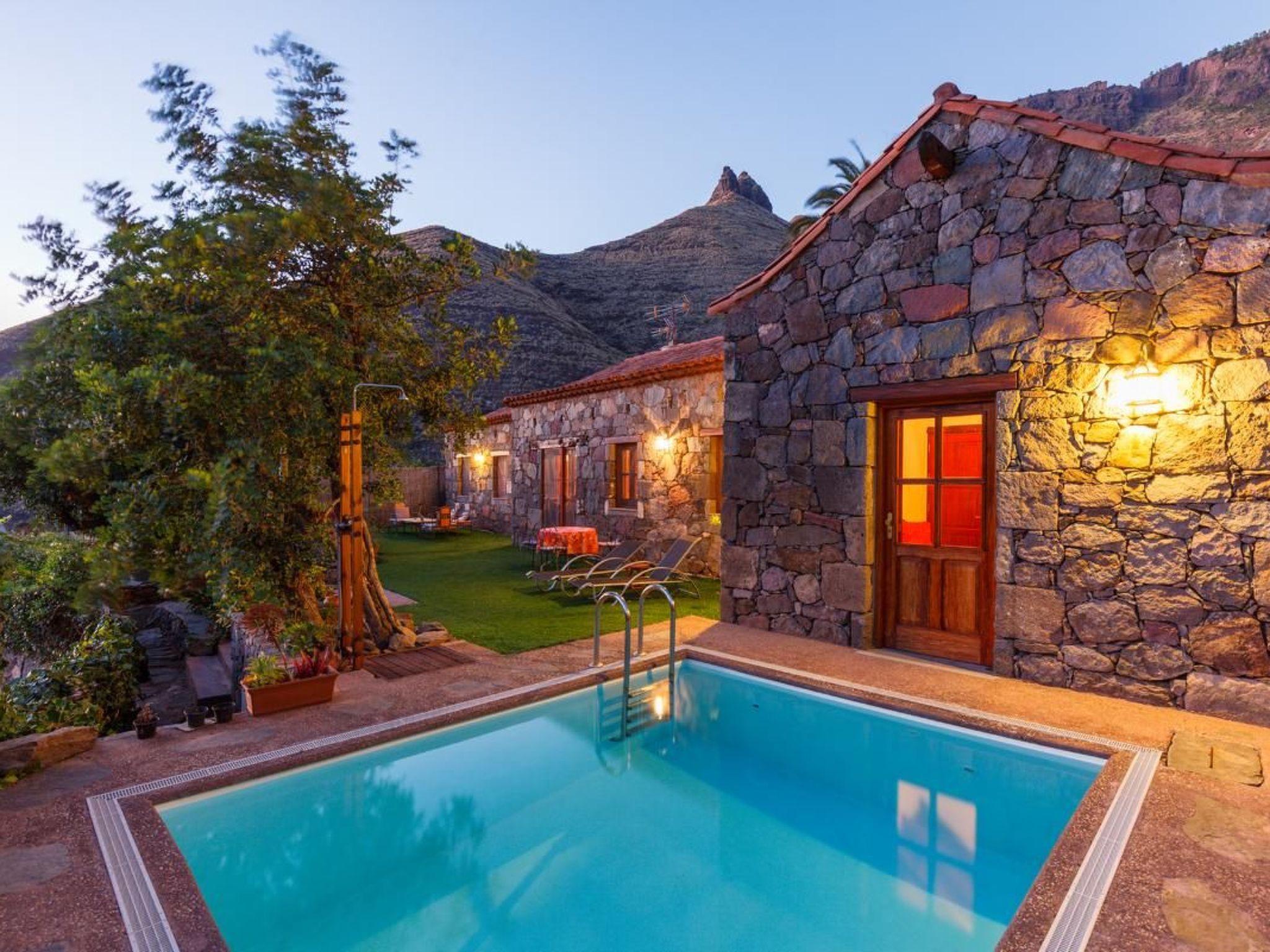 Komfortables Ferienhaus mit privatem Pool und idealer Lage im Naturpark mit Näh