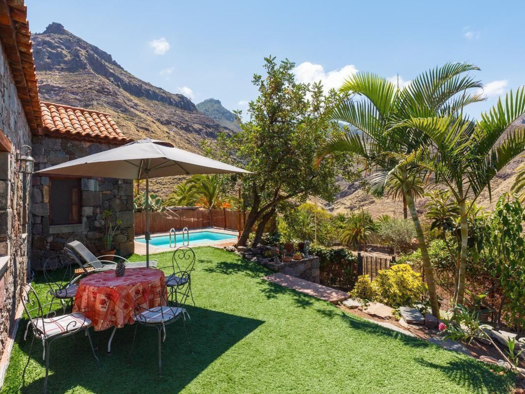 Komfortables Ferienhaus mit privatem Pool und idealer Lage im Naturpark mit Näh-Image-tags.info