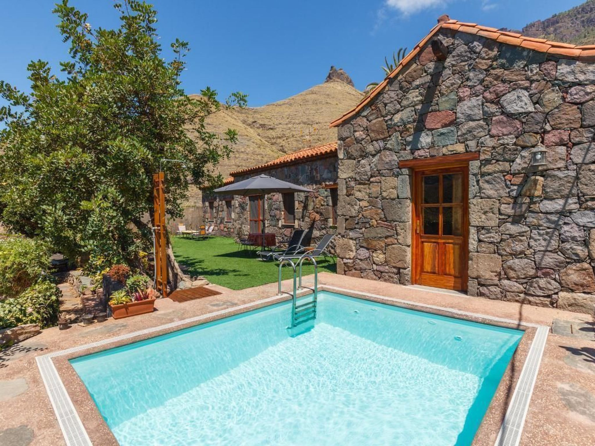 Komfortables Ferienhaus mit privatem Pool und idealer Lage im Naturpark mit Näh-Image-tags.info