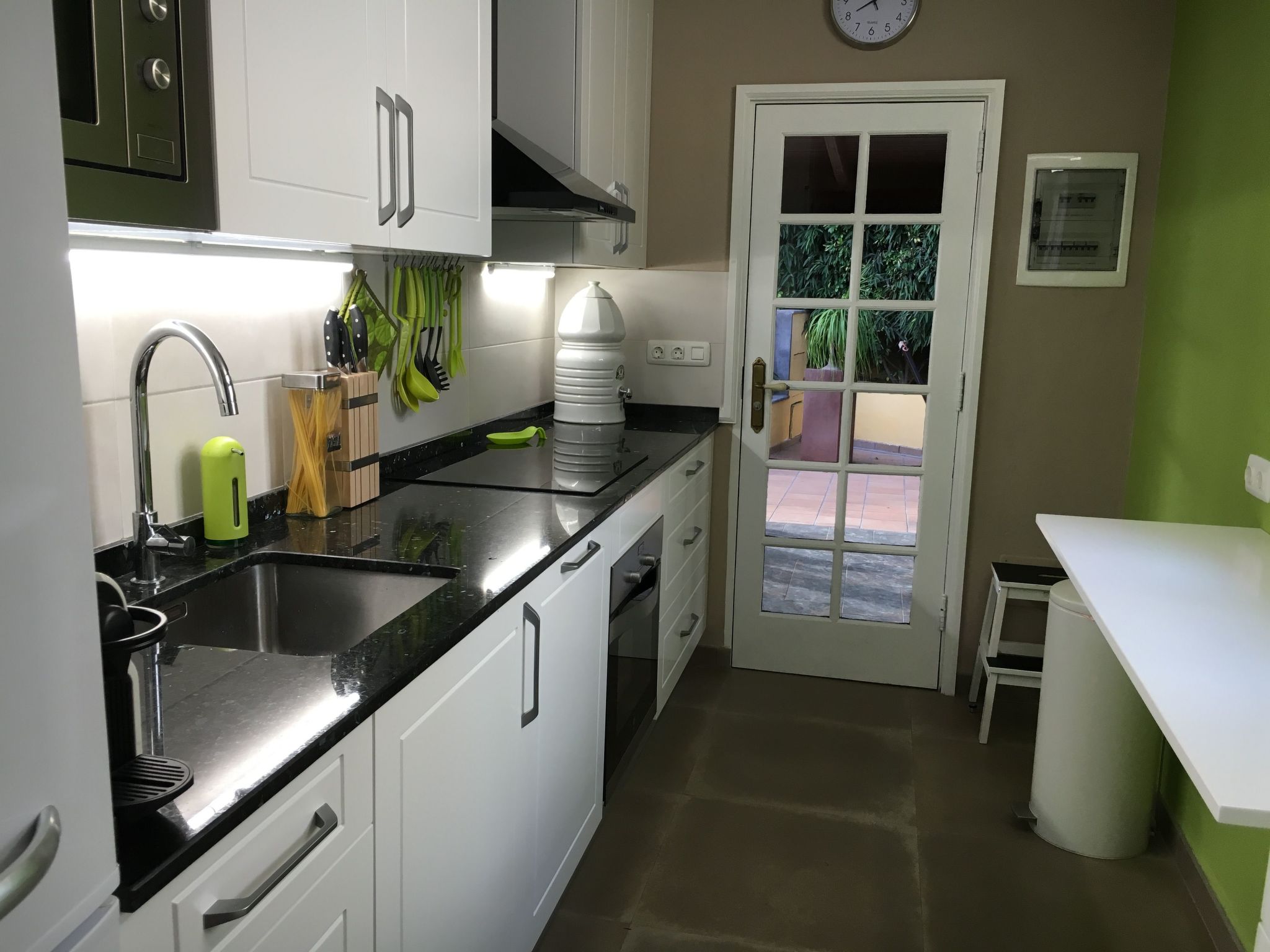 Haus mit Jacuzzi, Blick auf Berge, Meer und Entspannung-Binnen