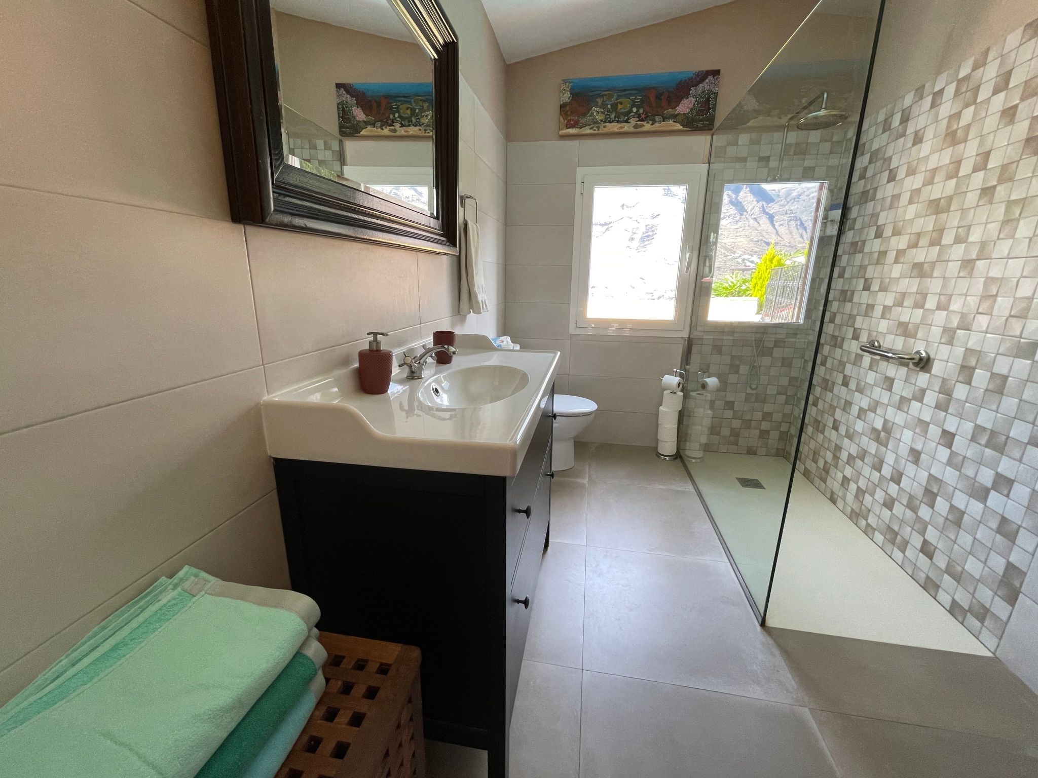 Haus mit Jacuzzi, Blick auf Berge, Meer und Entspannung-Binnen