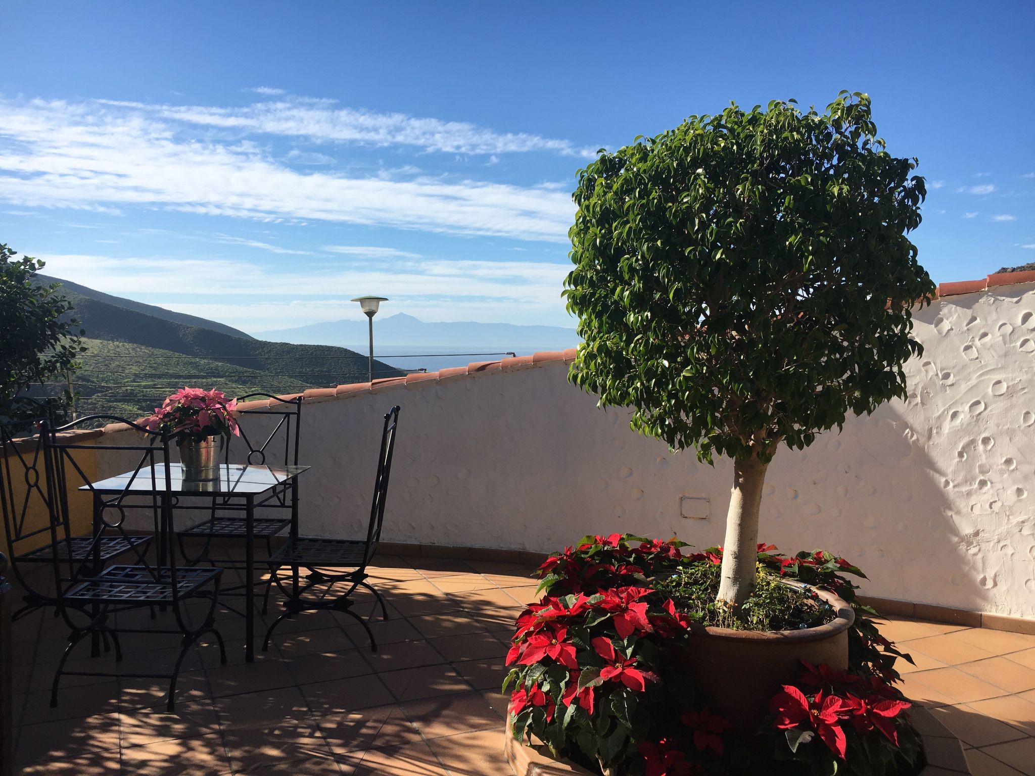 Haus mit Jacuzzi, Blick auf Berge, Meer und Entspannung-Binnen