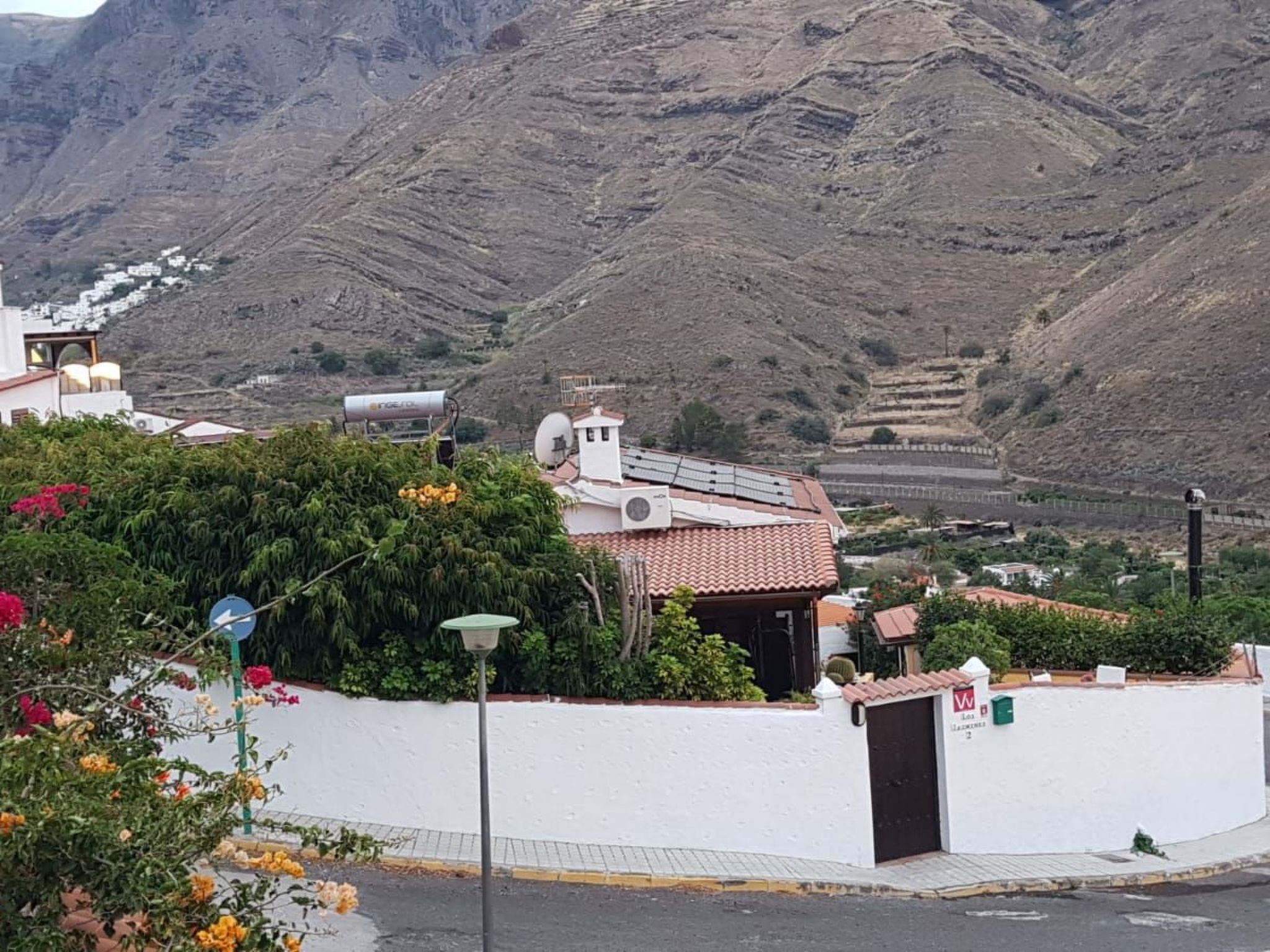 Haus mit Jacuzzi, Blick auf Berge, Meer und Entspannung-Binnen