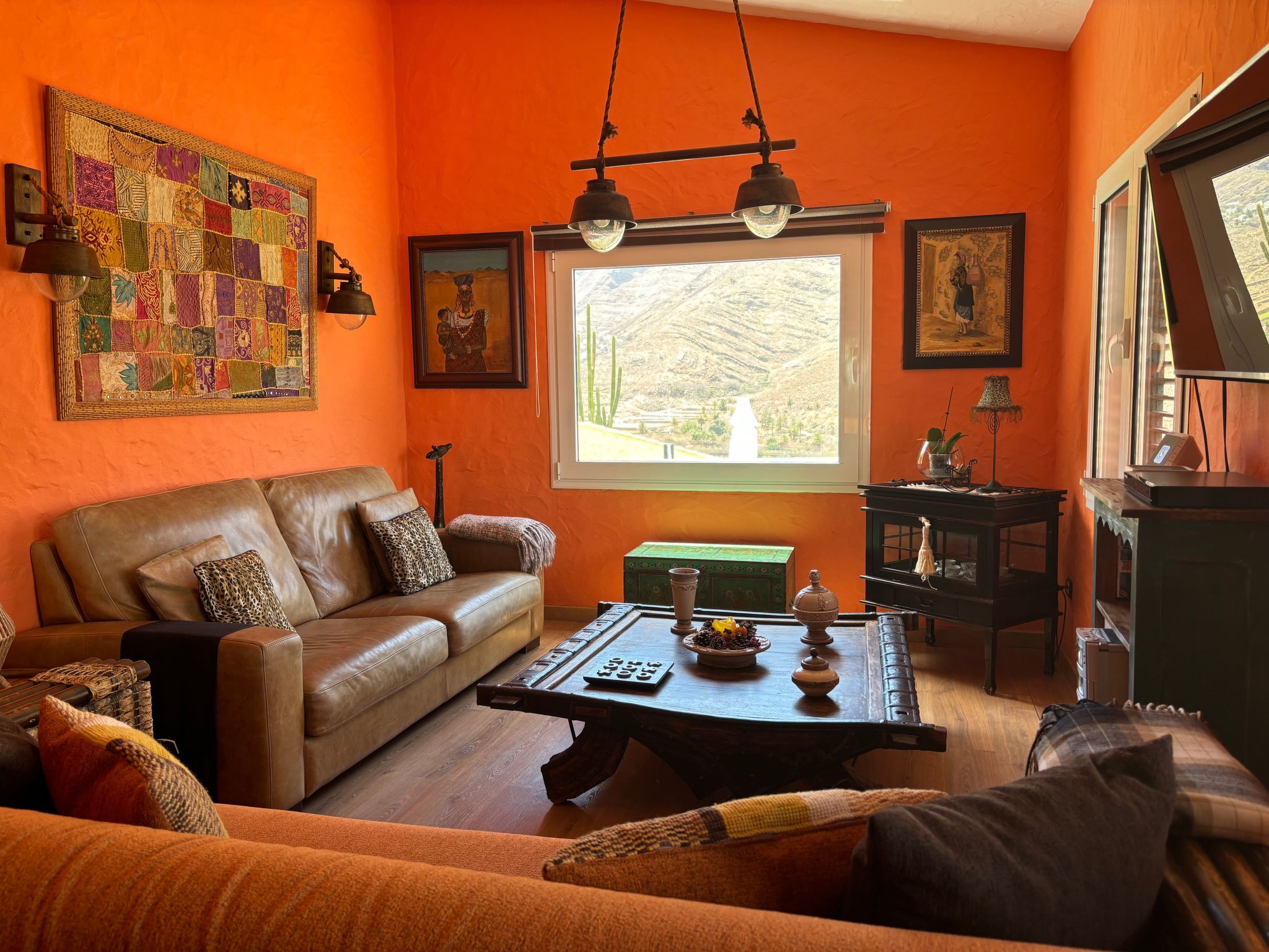 Haus mit Jacuzzi, Blick auf Berge, Meer und Entspannung-Binnen