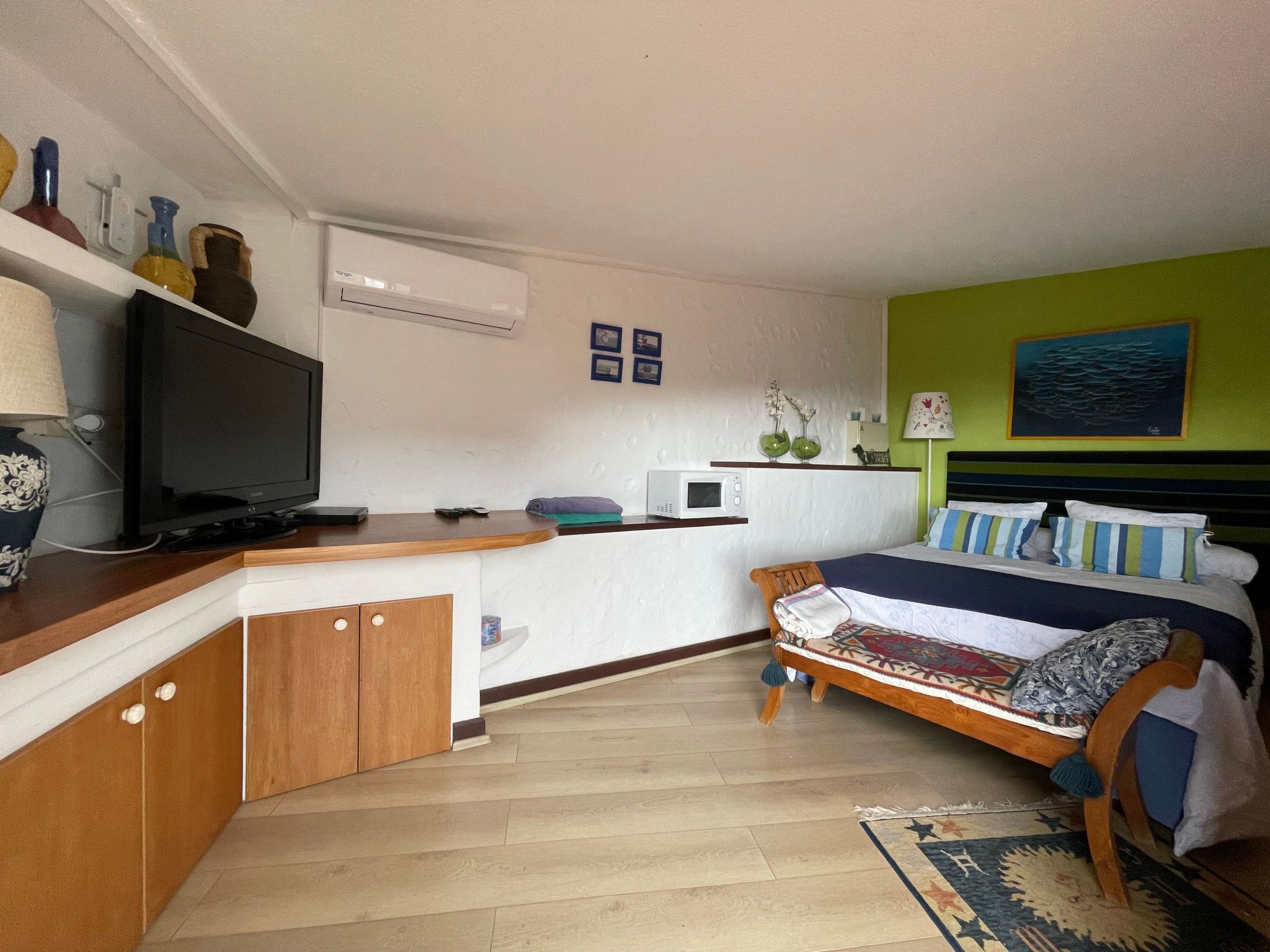 Haus mit Jacuzzi, Blick auf Berge, Meer und Entspannung-Binnen