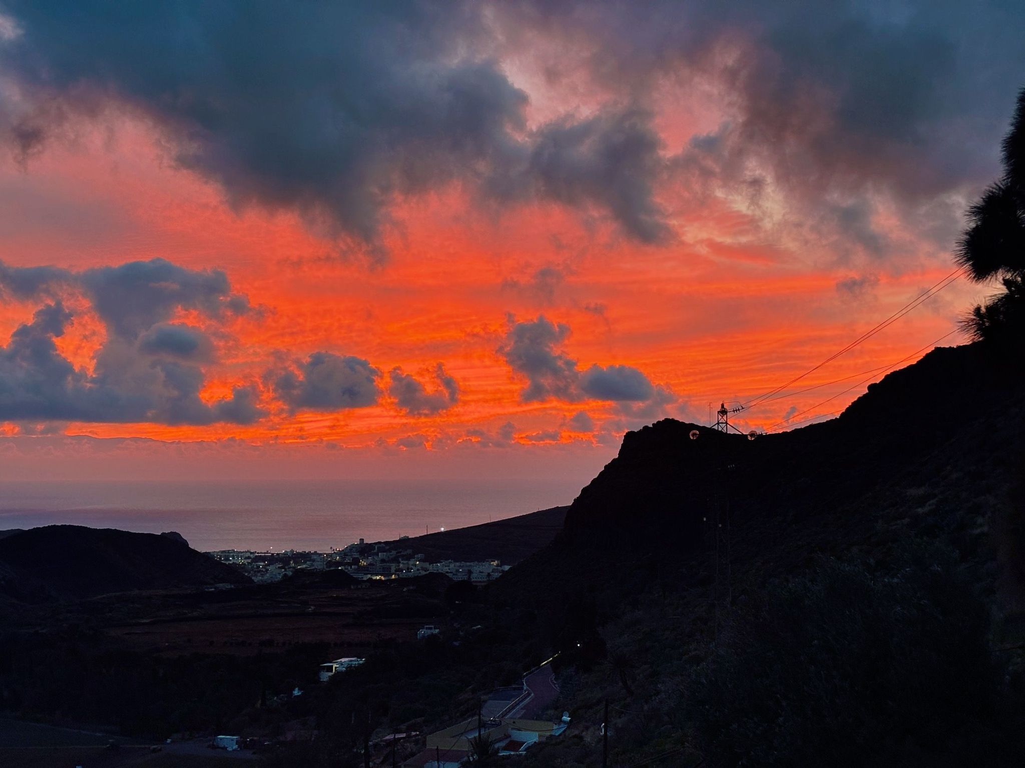Haus mit Jacuzzi, Blick auf Berge, Meer und Entspannung-Binnen